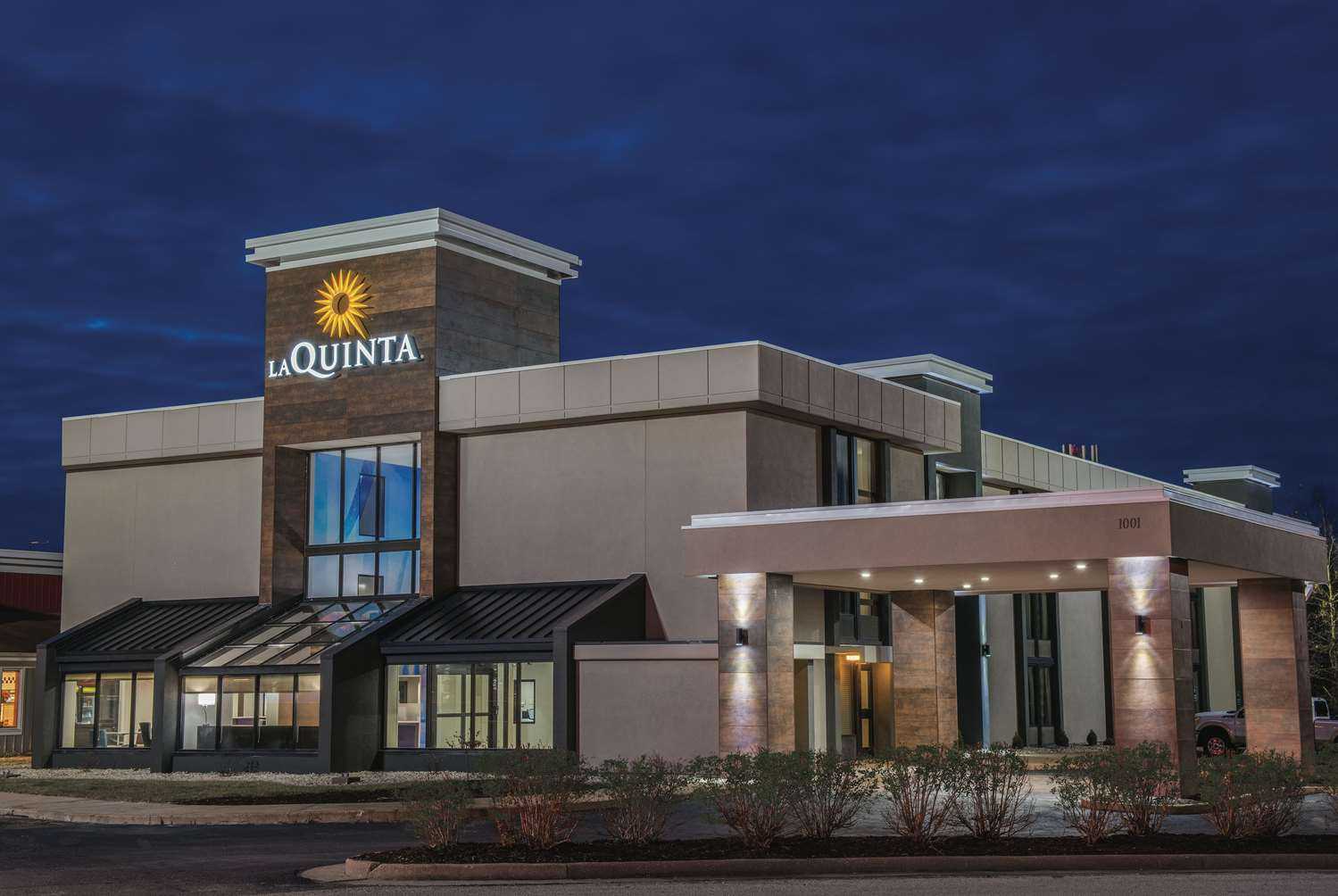 La Quinta Inn & Suites by Wyndham Festus - St. Louis South, Festus, MO