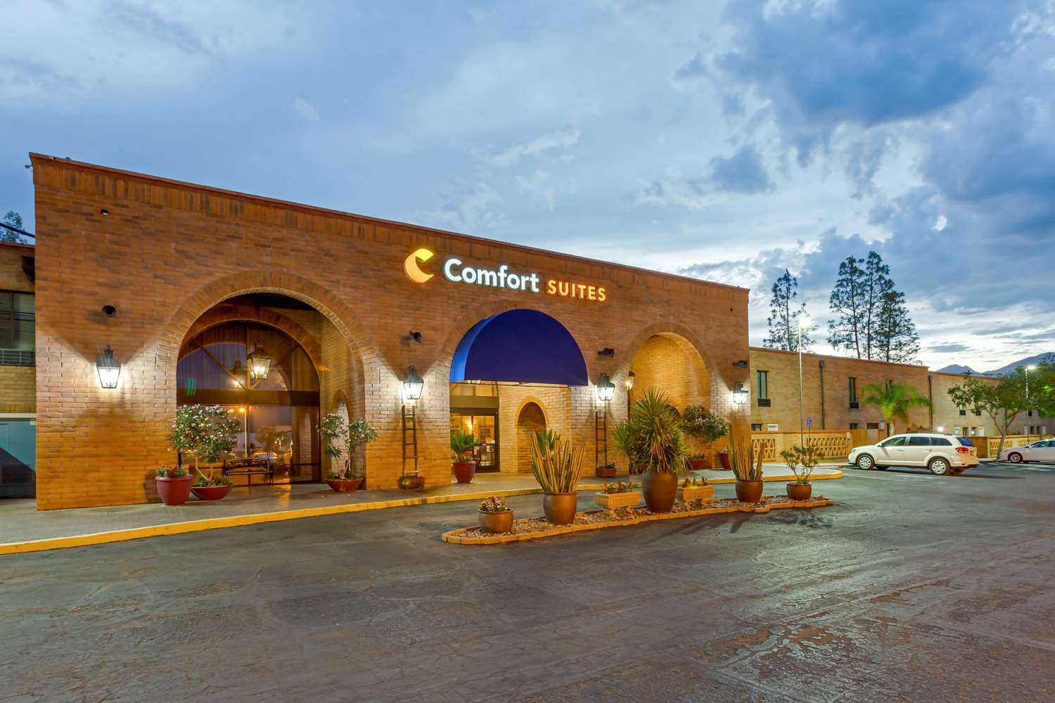 Tucson, AZ 的 Comfort Suites at Sabino Canyon
