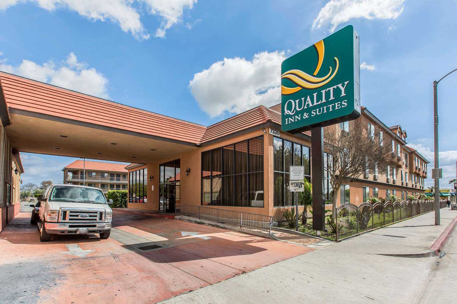Quality Inn & Suites Bell Gardens-Los Angeles i Bell Gardens, CA