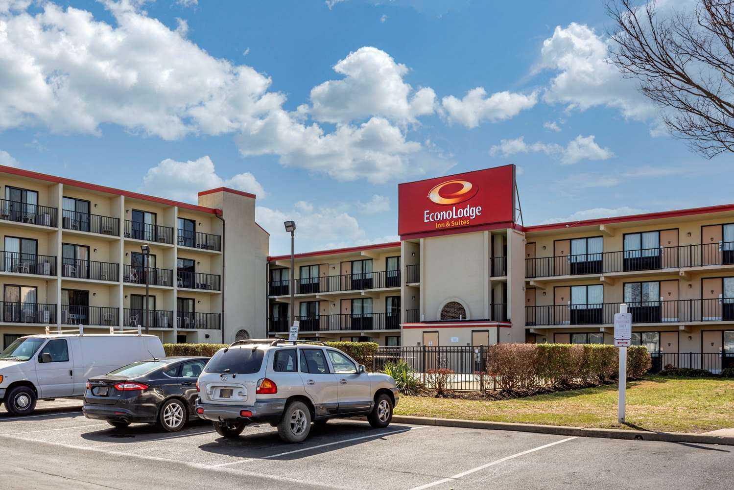 Econo Lodge Inn and Suites Rehoboth Beach в Rehoboth Beach, DE