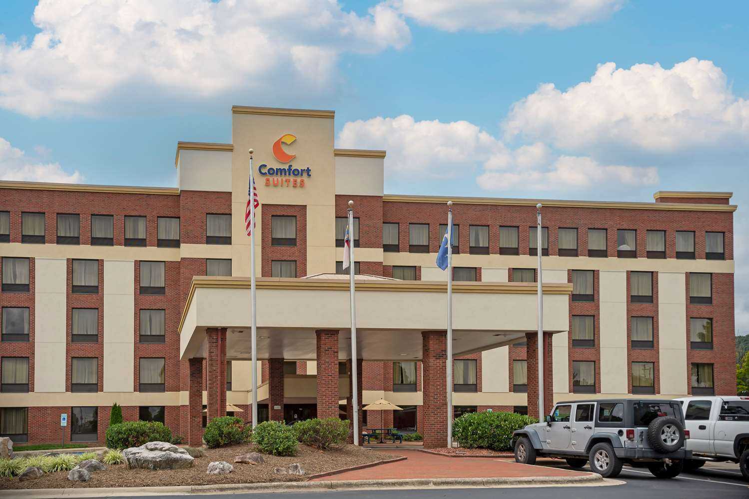 Comfort Suites Outlet Center in Asheville, NC