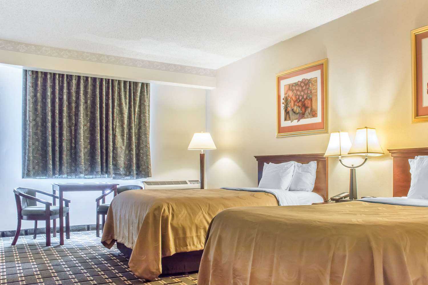 Quality Inn and Suites Palm Island Indoor Waterpar en Batavia, NY