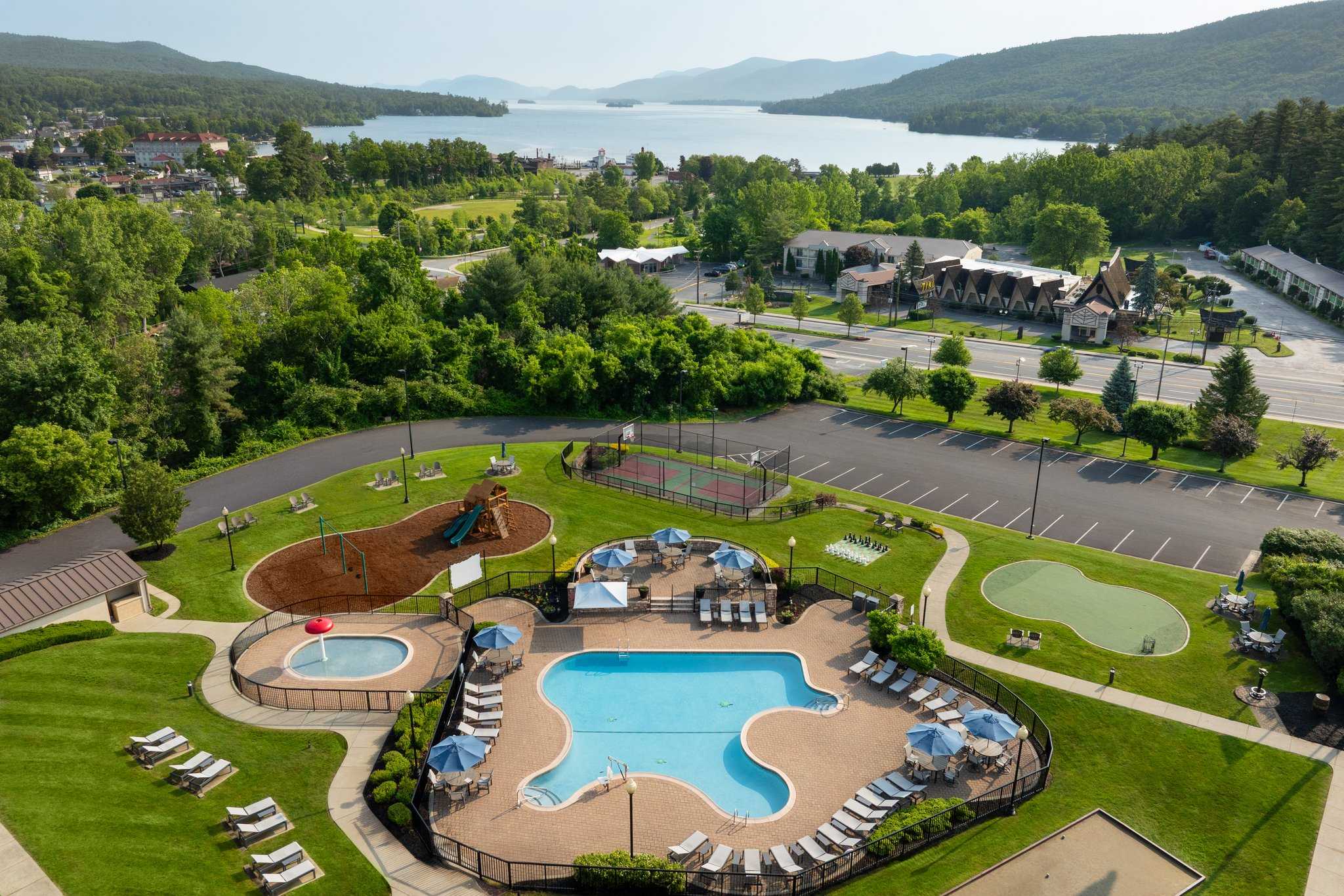 Holiday Inn Resort Lake George – Adirondack Area в Озеро Джордж, NY