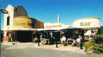 Te Anau, NZ의 The Village Inn Hotel