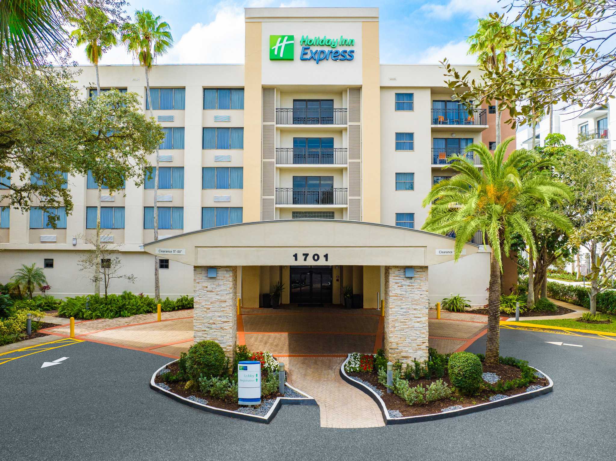 Holiday Inn Express & Suites Ft. Lauderdale-Plantation in Плантация, FL