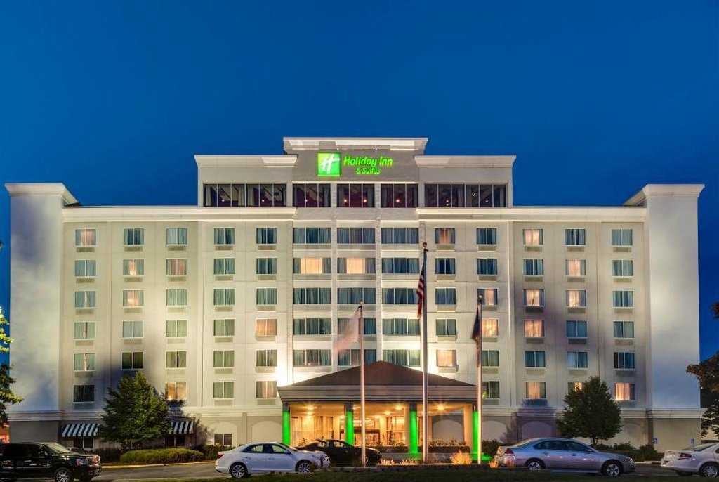 Holiday Inn & Suites Overland Park - West i Overland Park, KS
