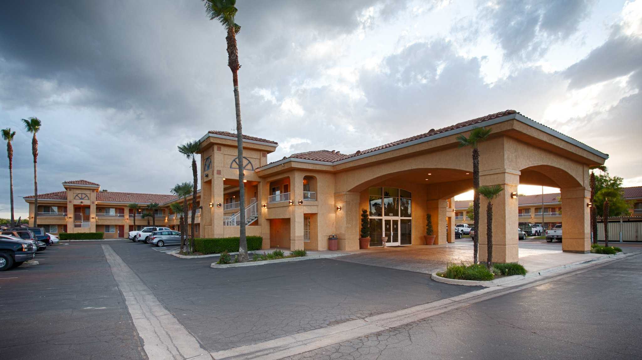 Best Western Inn & Suites Lemoore in Lemoore, CA