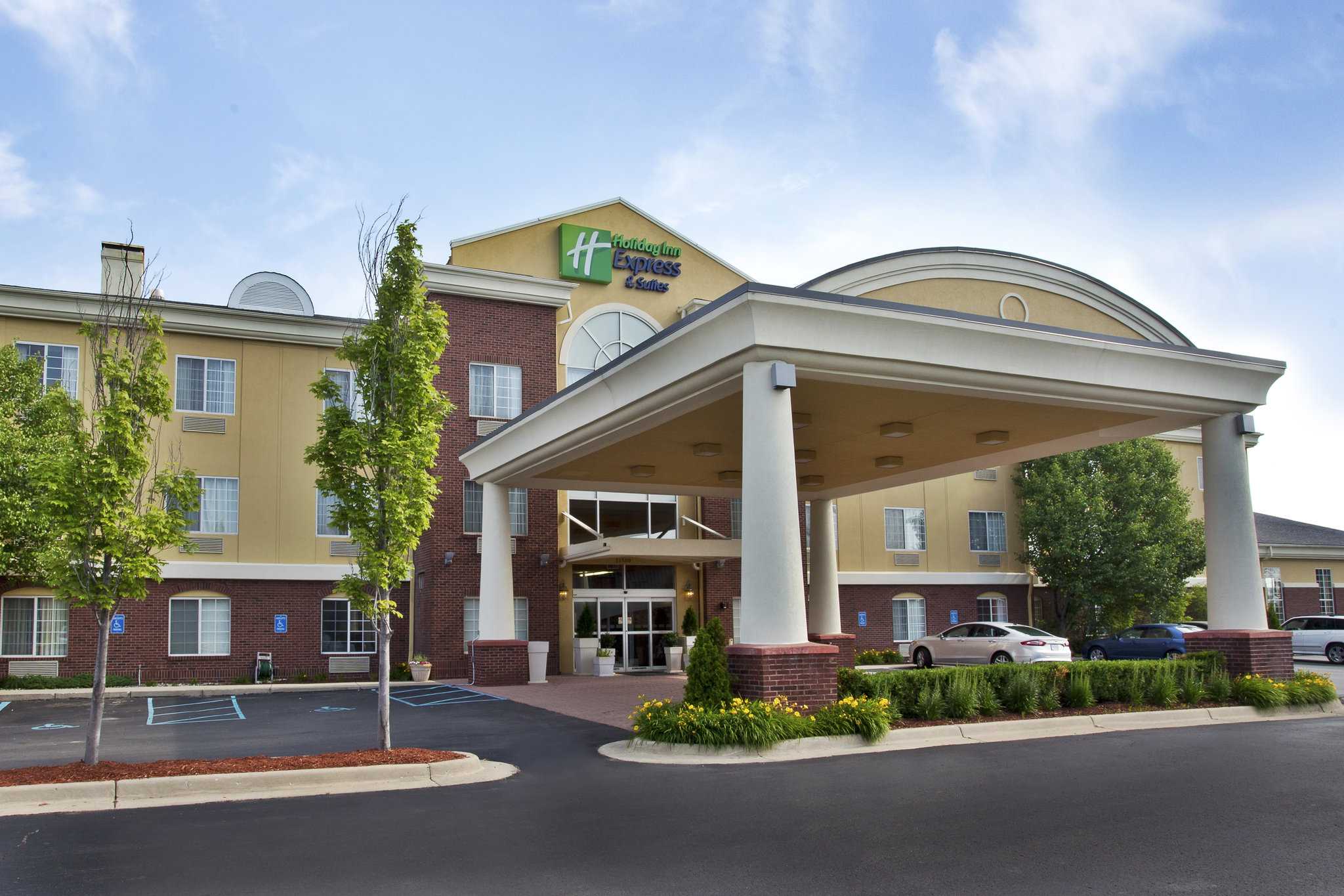 Holiday Inn Express Hotel & Suites Woodhaven a Woodhaven, MI