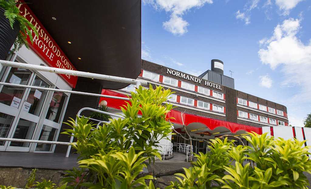 The Normandy Hotel a Renfrew, GB2