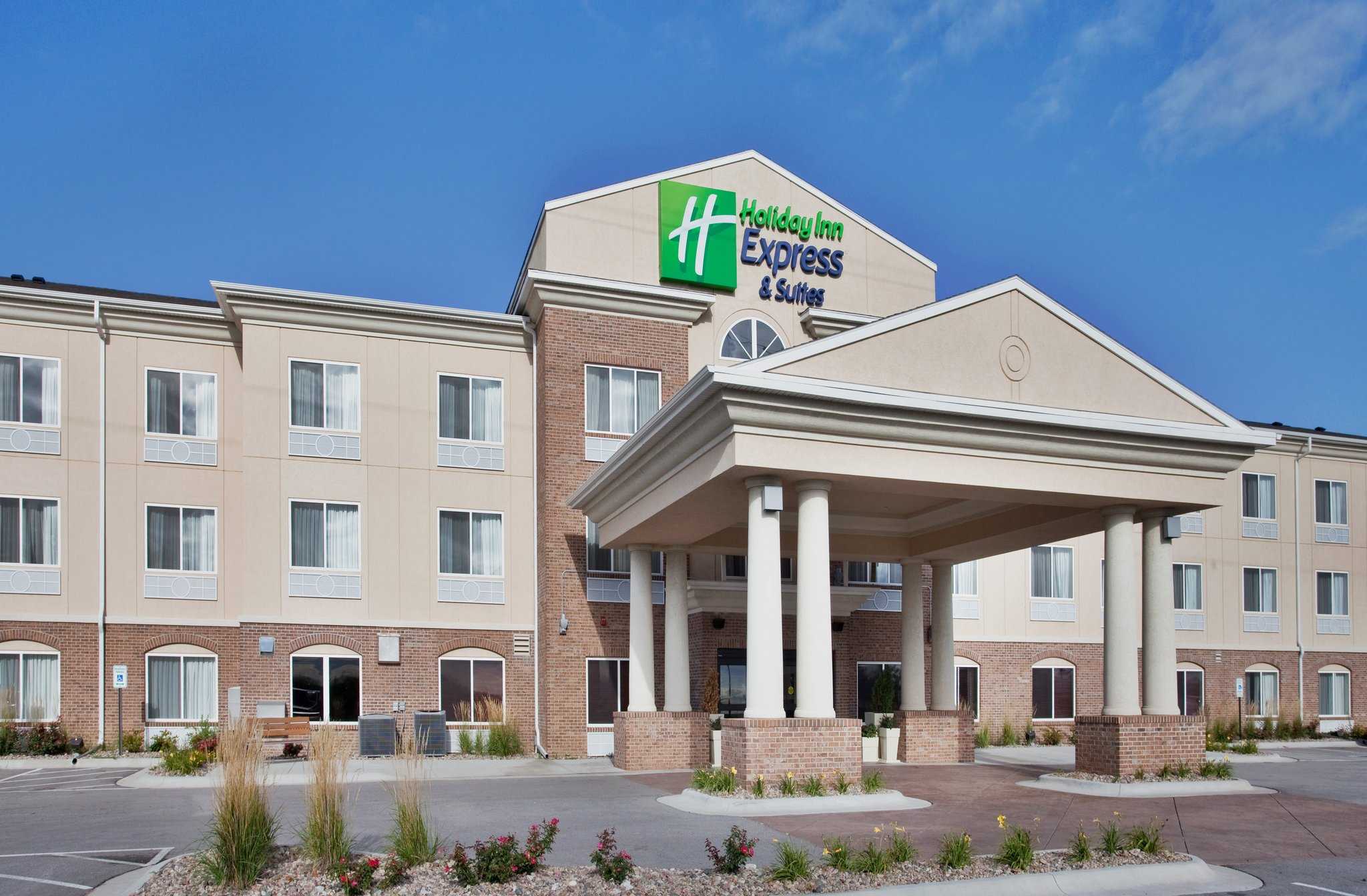 Holiday Inn Express Hotel & Suites Cherry Hills a Omaha, NE