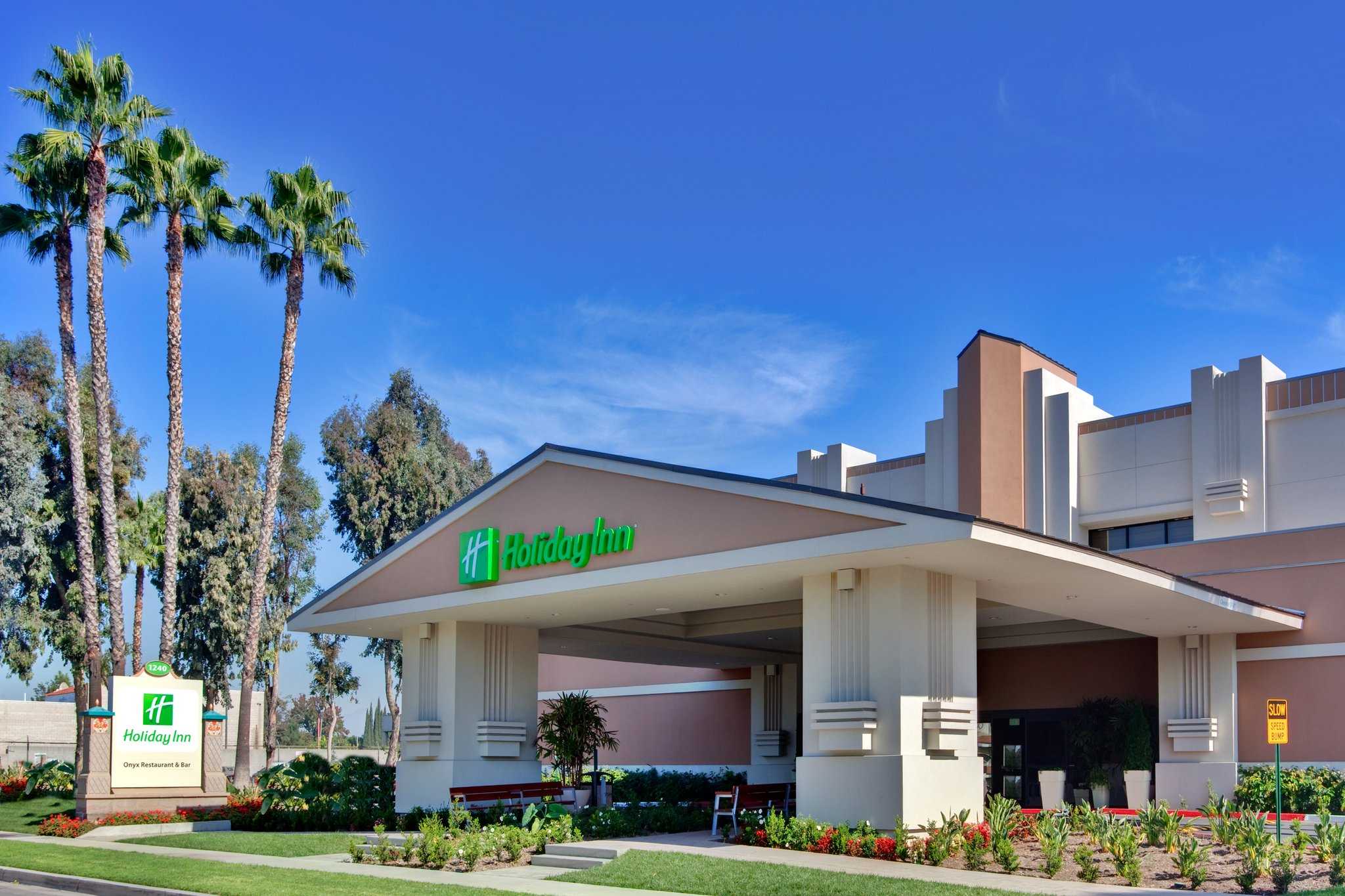 Holiday Inn Hotel & Suites Anaheim (1 Blk/Disneyland) in 阿纳海姆, CA