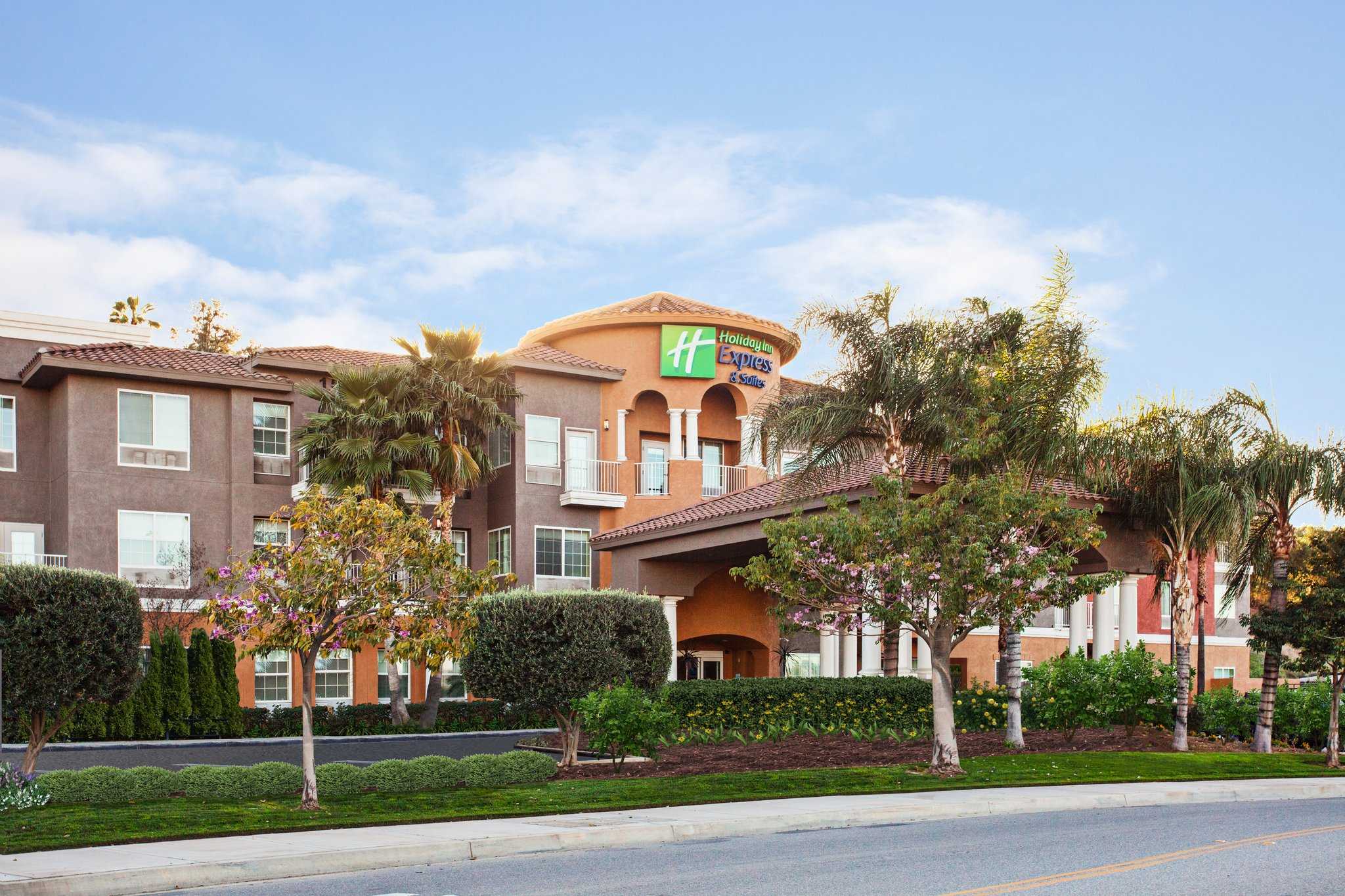 Holiday Inn Express Hotel & Suites Corona in Corona, CA