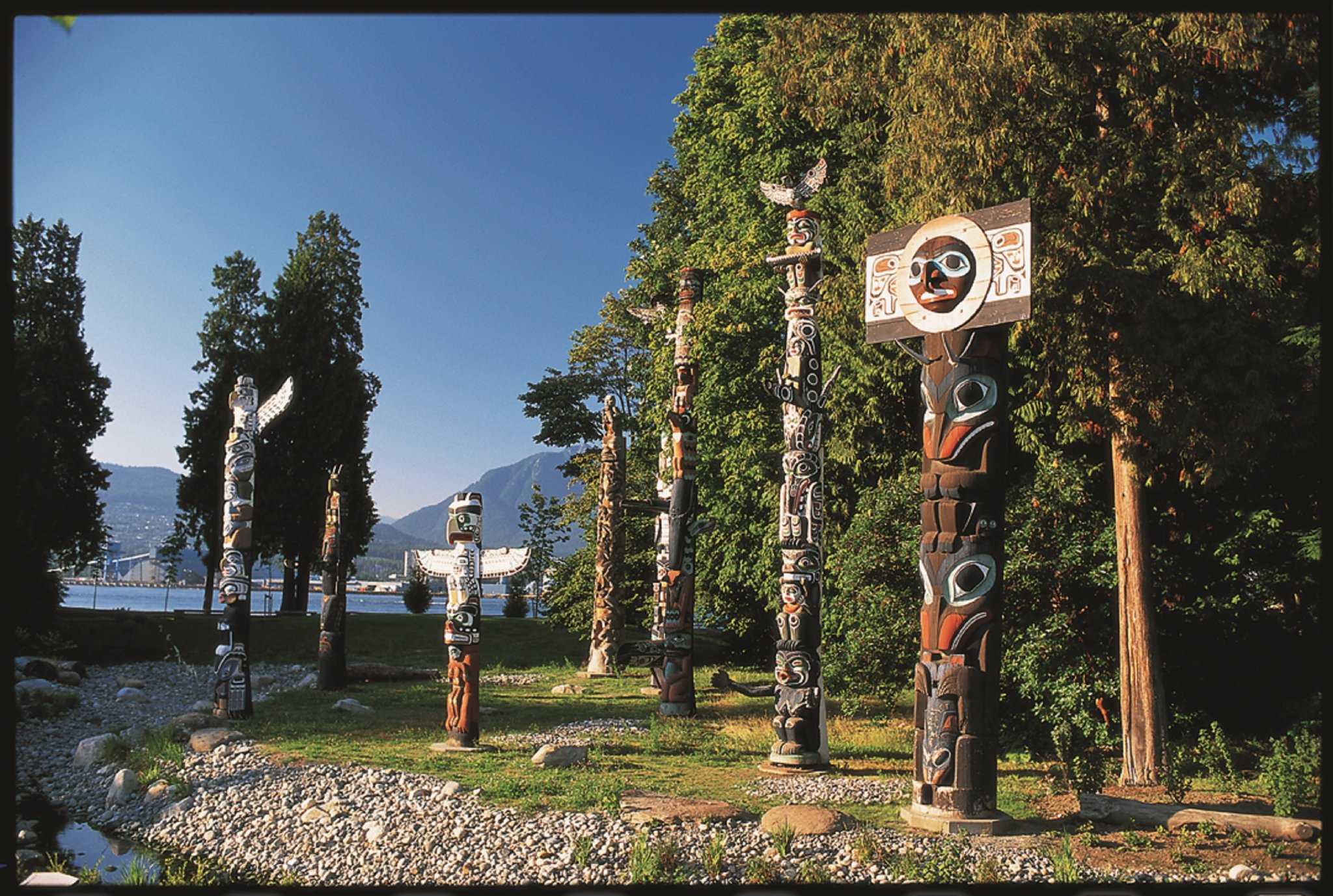 Holiday Inn Hotel & Suites North Vancouver в Северный Ванкувер, BC