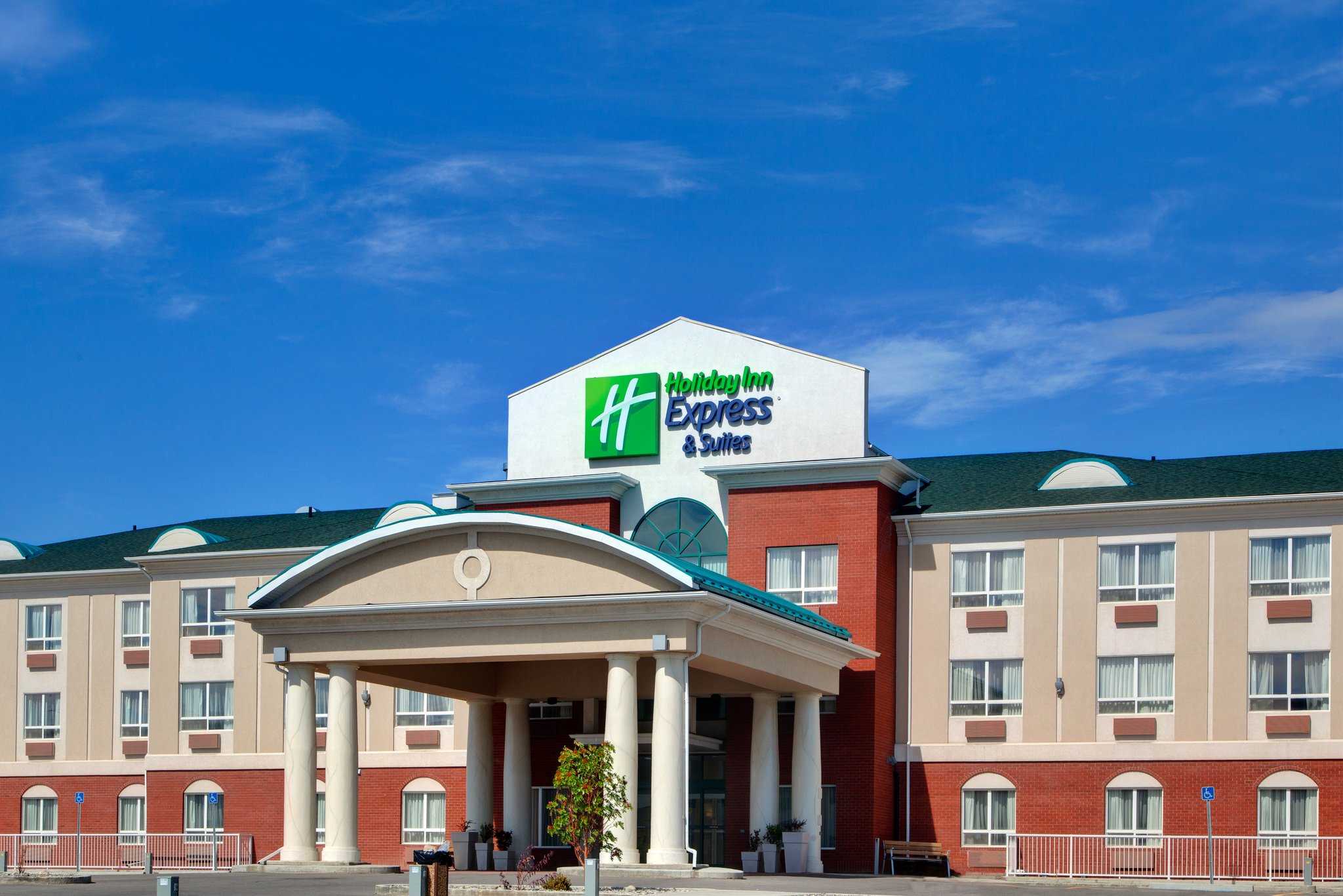 ヒントン, ABにおけるHoliday Inn Express Hotel & Suites Hinton 