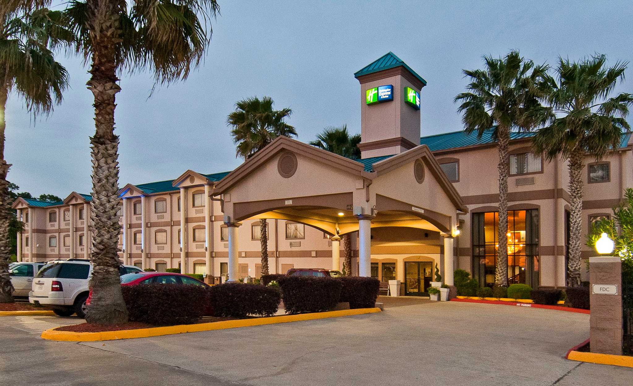 Holiday Inn Express & Suites Lake Charles in レイクチャールズ, LA