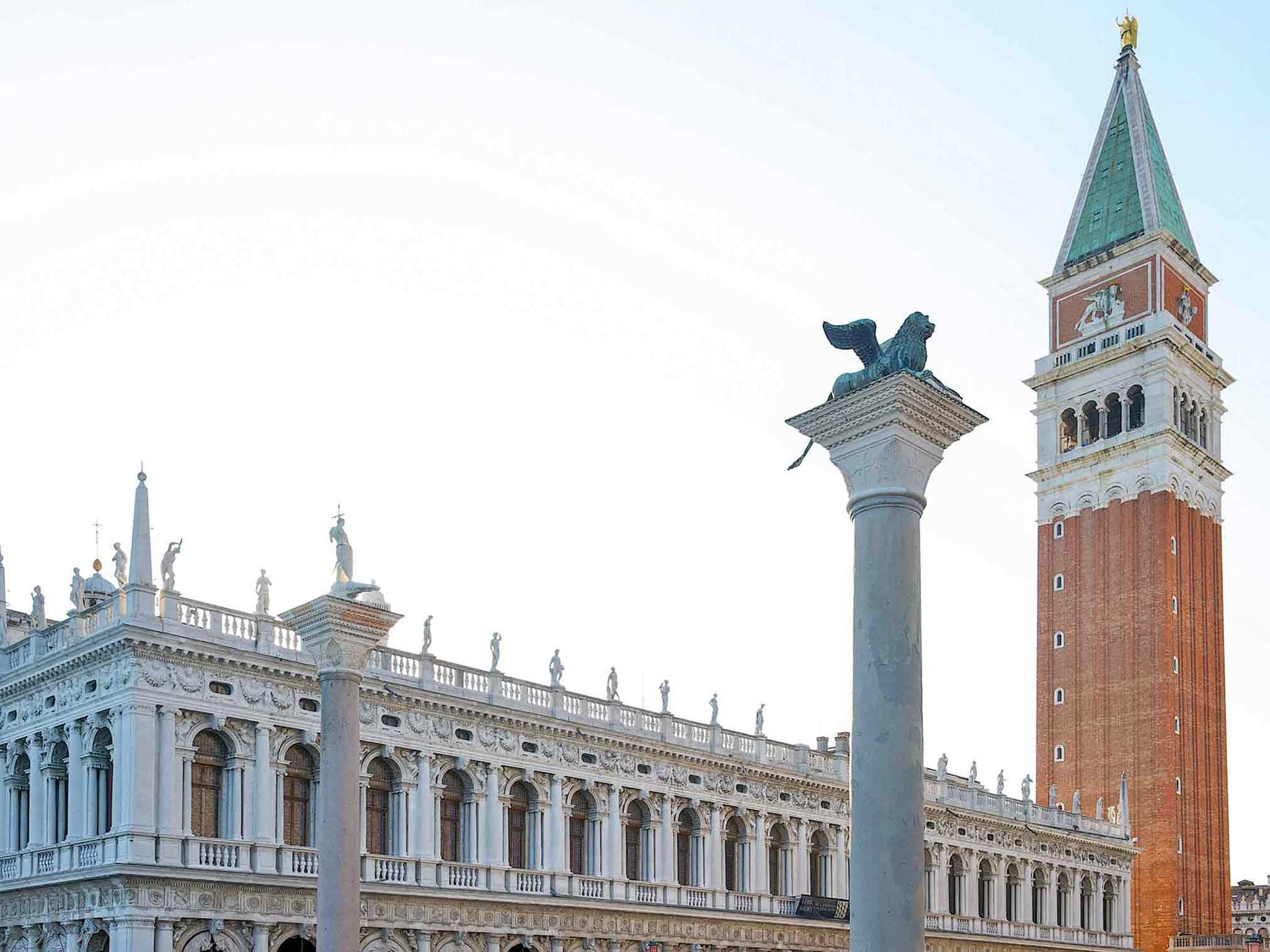Venice, IT 的 Novotel Venezia Mestre Castellana