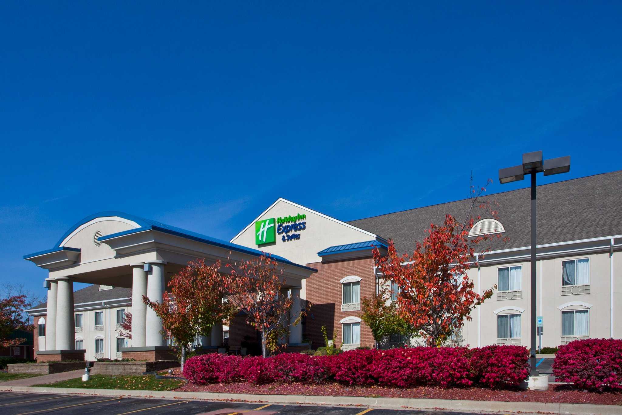 Holiday Inn Express Hotel & Suites Waterford a Waterford, MI
