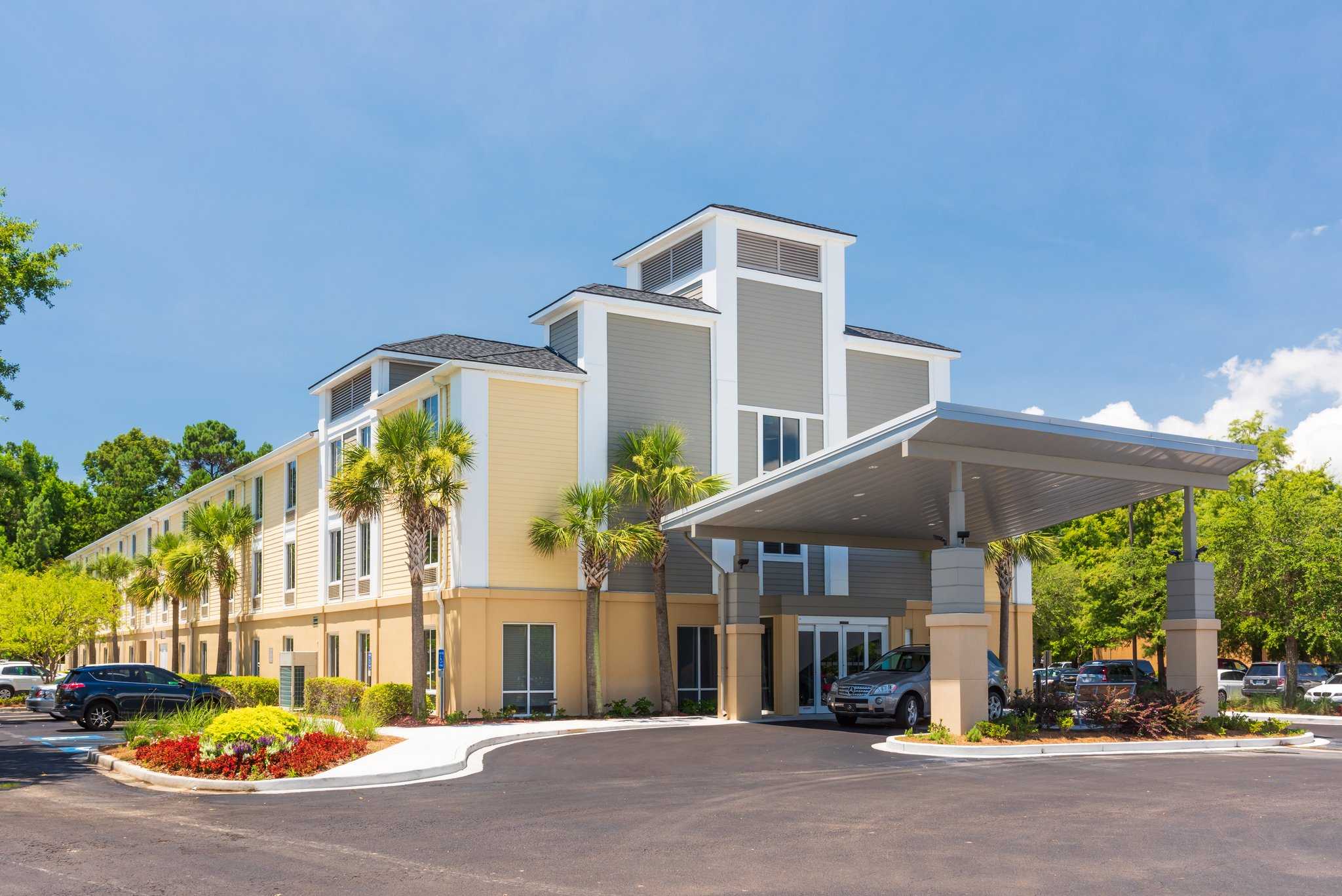 Holiday Inn Express Hotel Charleston US 17 & Interstate 526 в Чарльстон, SC