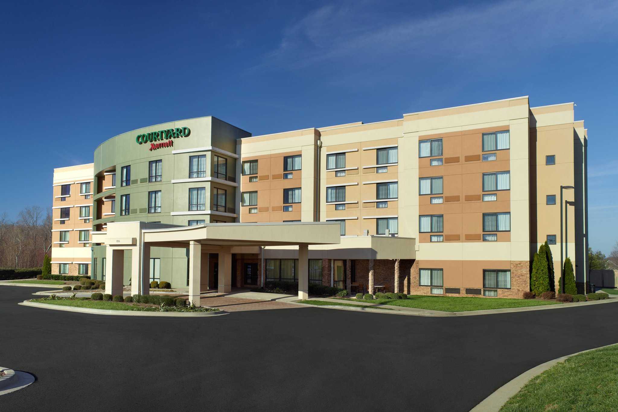 Courtyard by Marriott Clarksville in Clarksville, TN