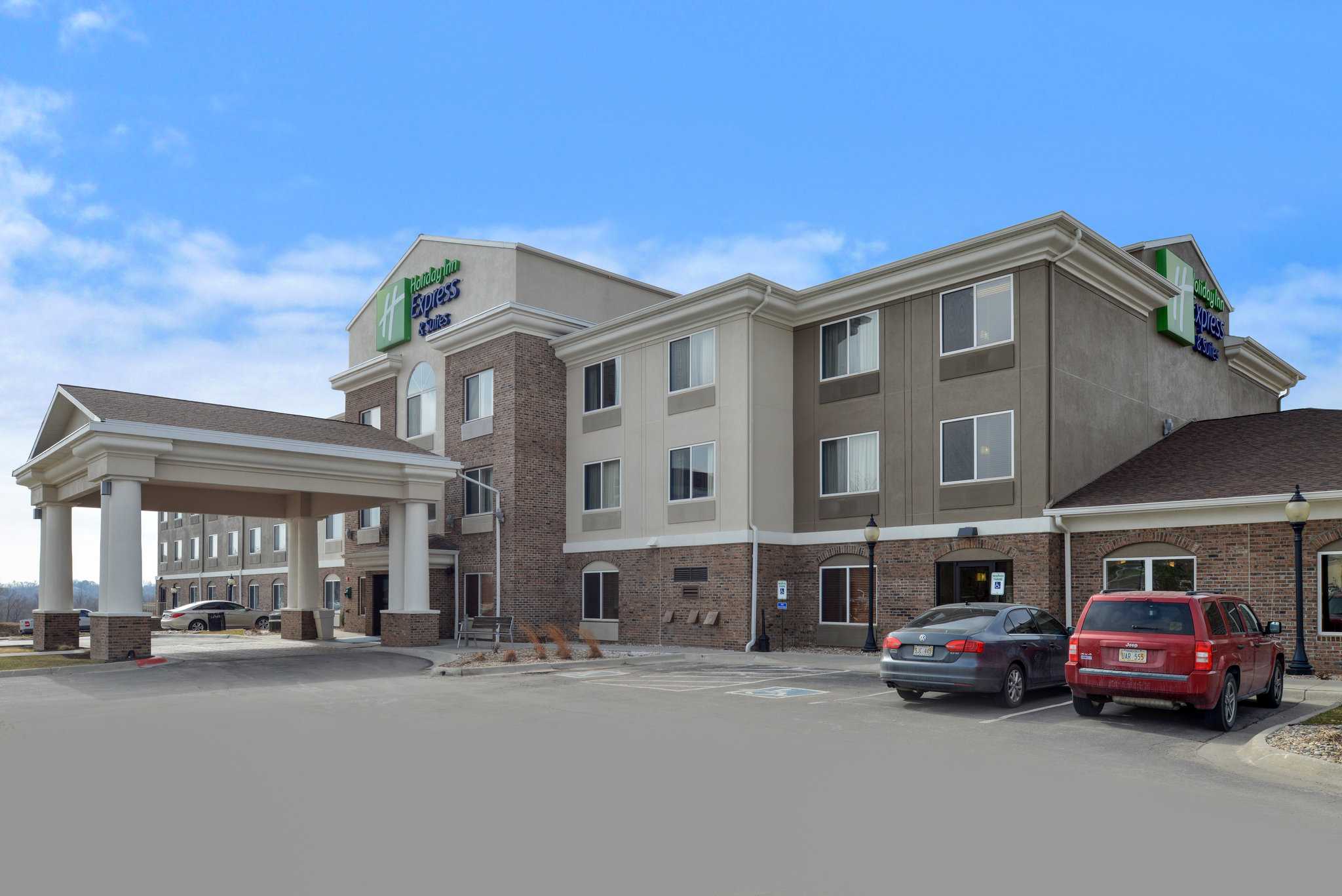 Holiday Inn Express Hotel & Suites Omaha West a Omaha, NE