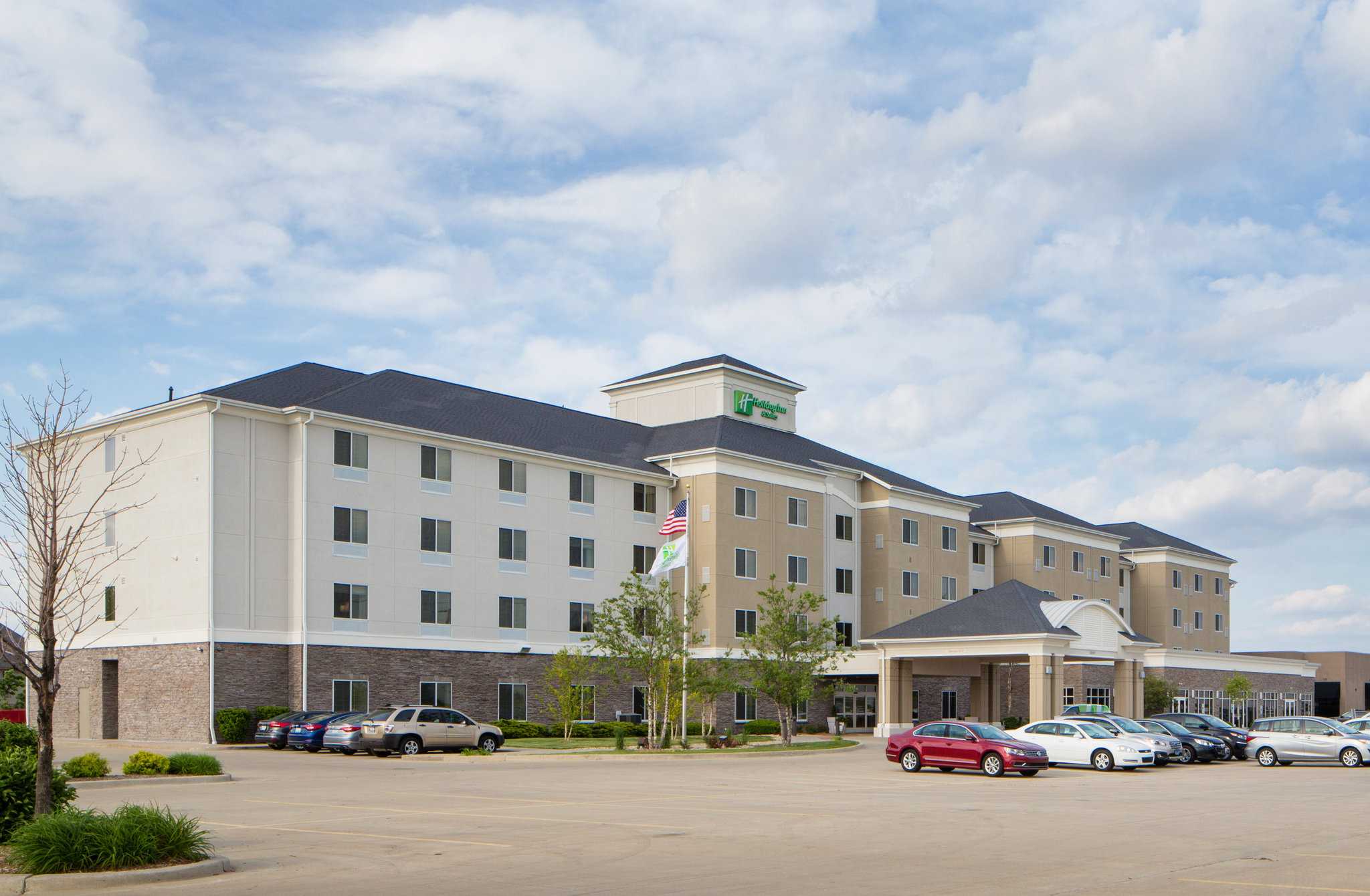 Holiday Inn & Suites Bloomington-Airport in Bloomington, IL