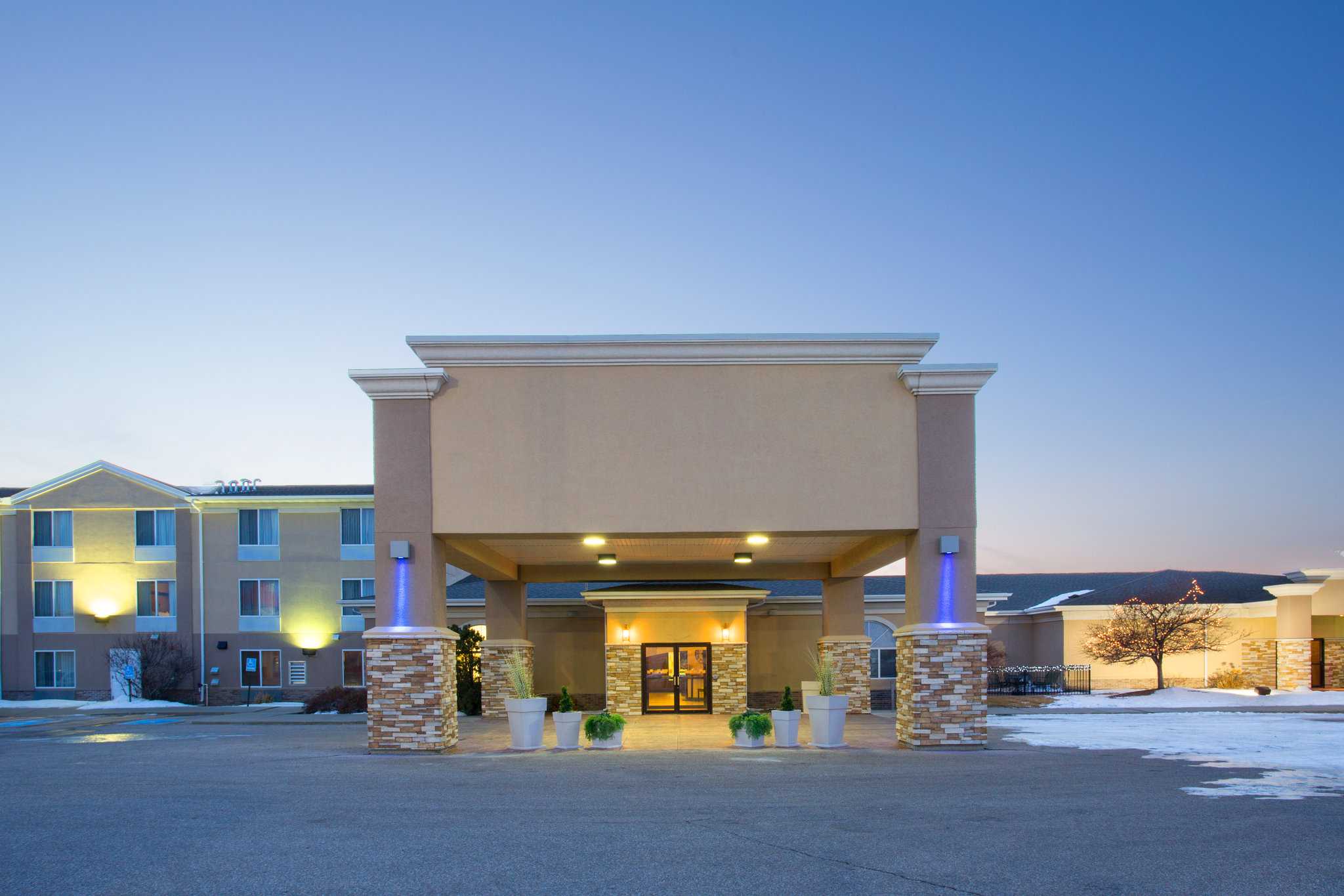 Holiday Inn Express Hotel & Suites Lexington в Лексингтон, NE