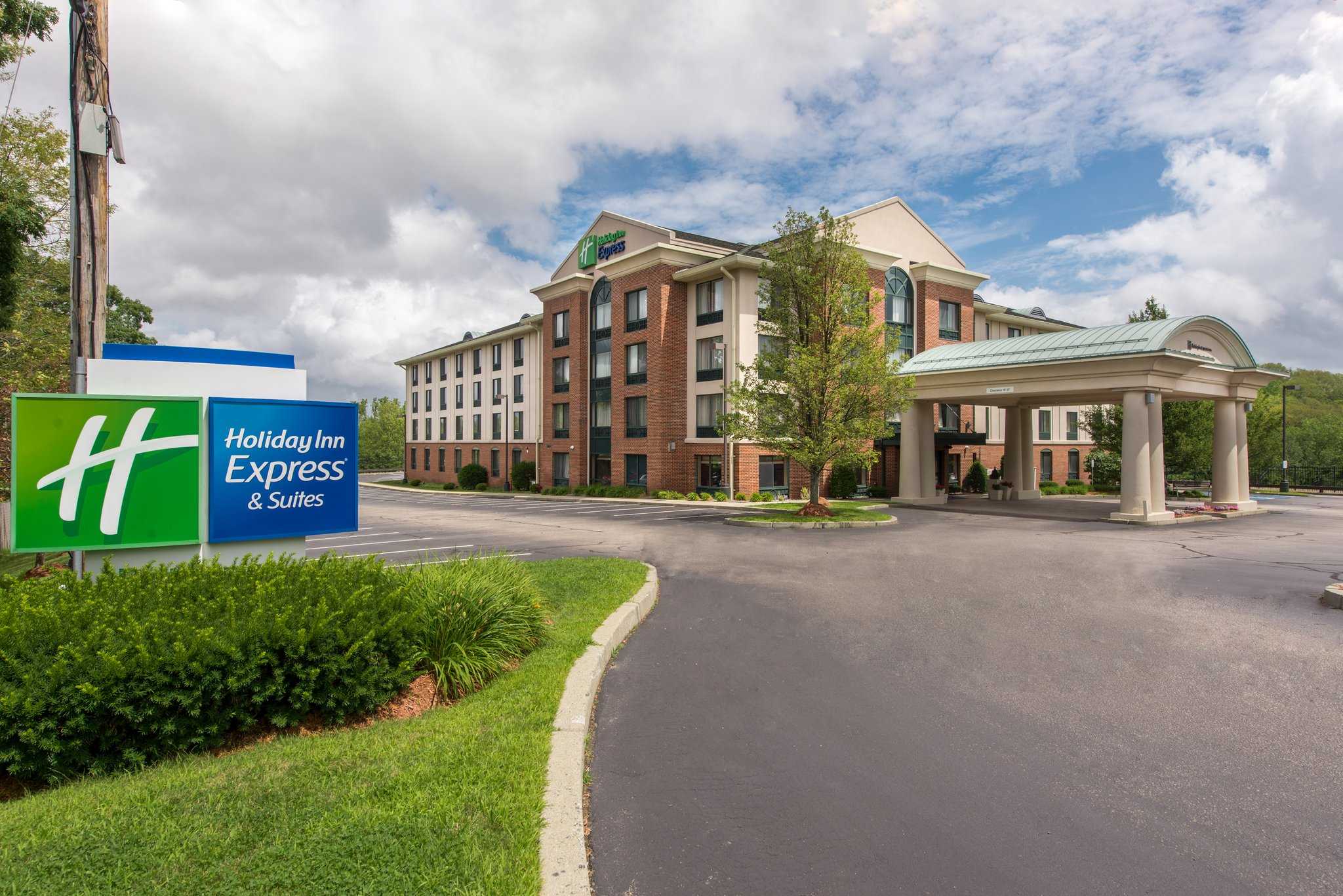 Holiday Inn Express Hotel & Suites Auburn in Auburn, MA