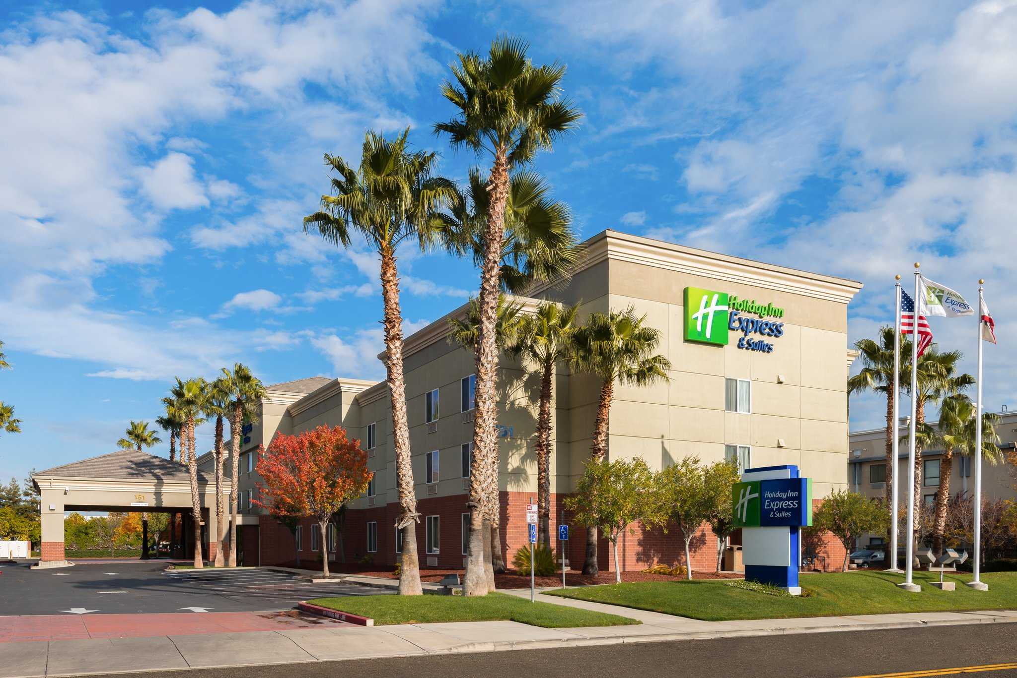 Holiday Inn Express Hotel & Suites Vacaville a Vacaville, CA