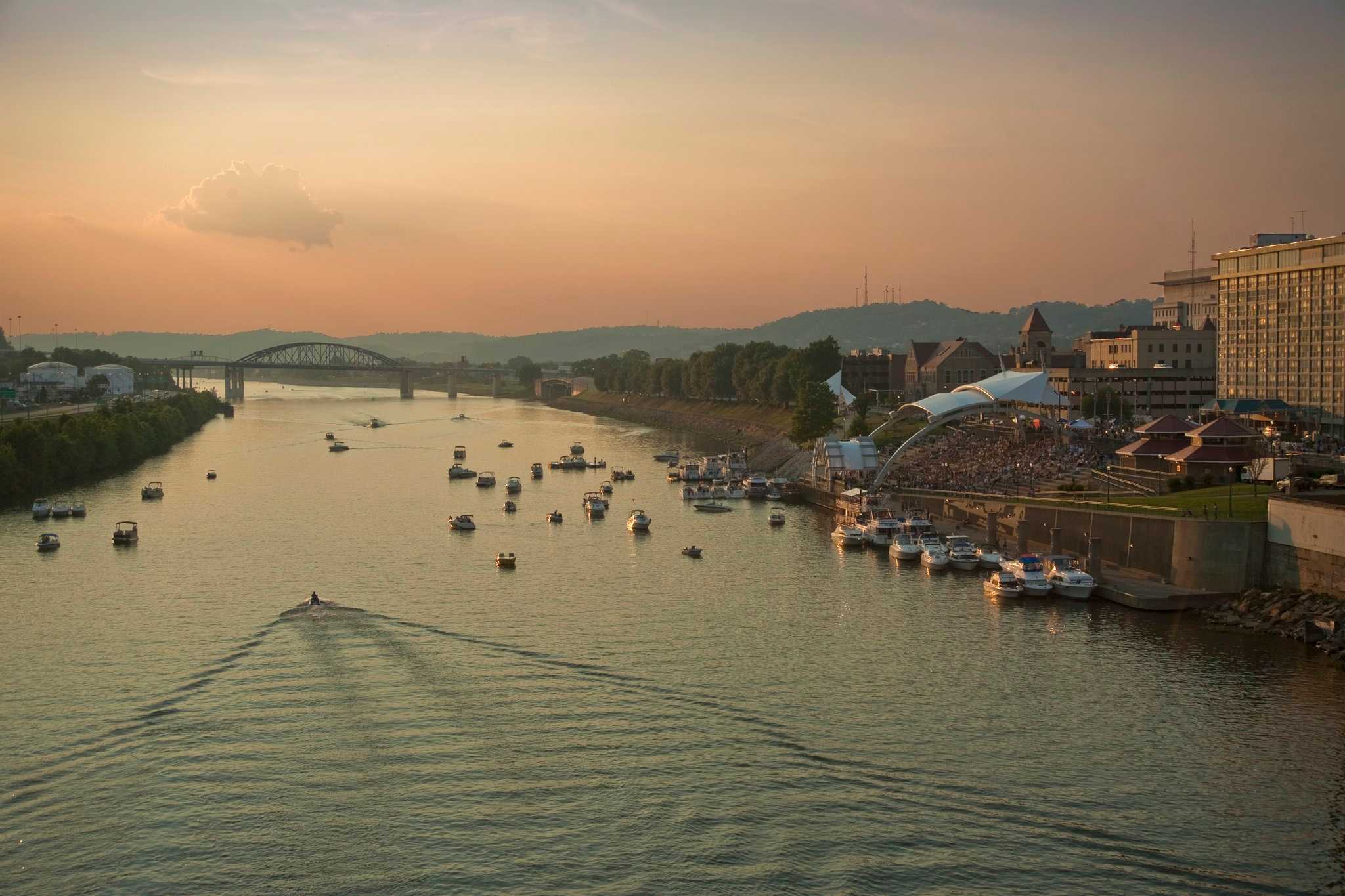 Holiday Inn Express Charleston-Civic Center em Charleston, WV