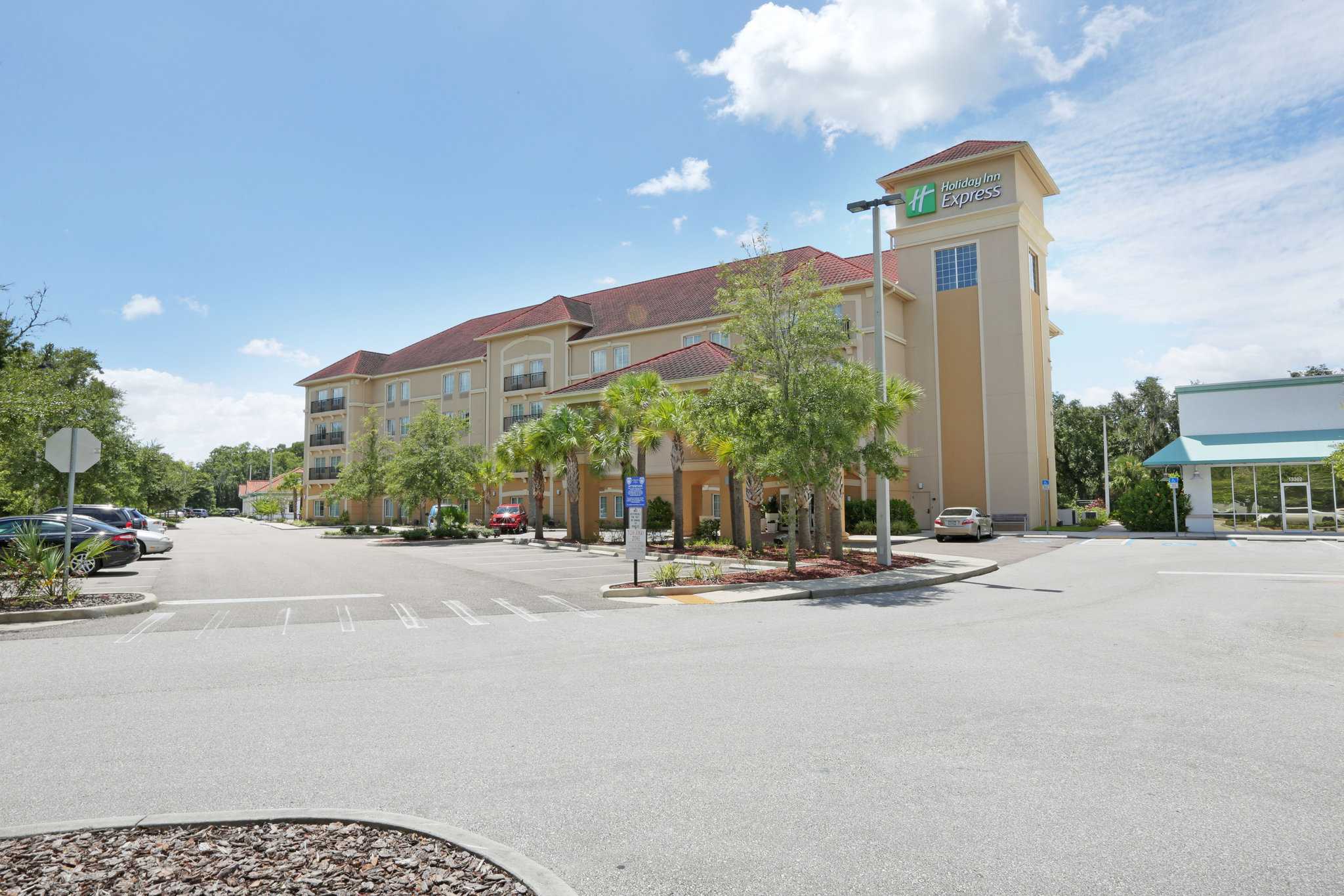 Holiday Inn Express Tampa North I-75 - University Area in Tampa, FL