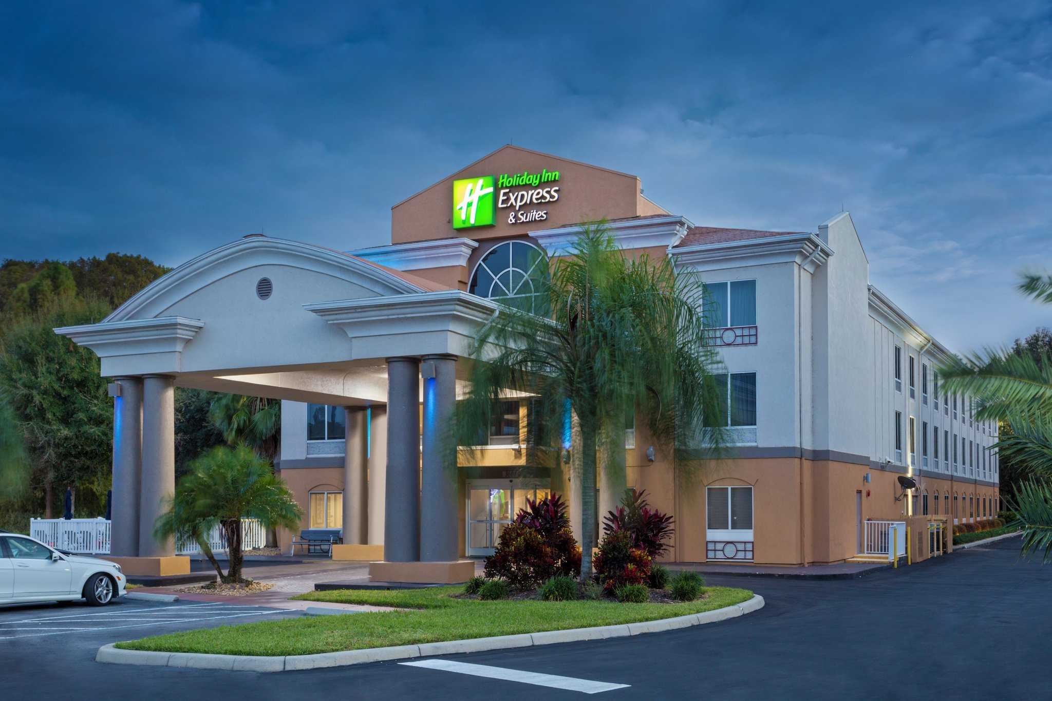 Holiday Inn Express Hotel & Suites Tavares a Tavares, FL