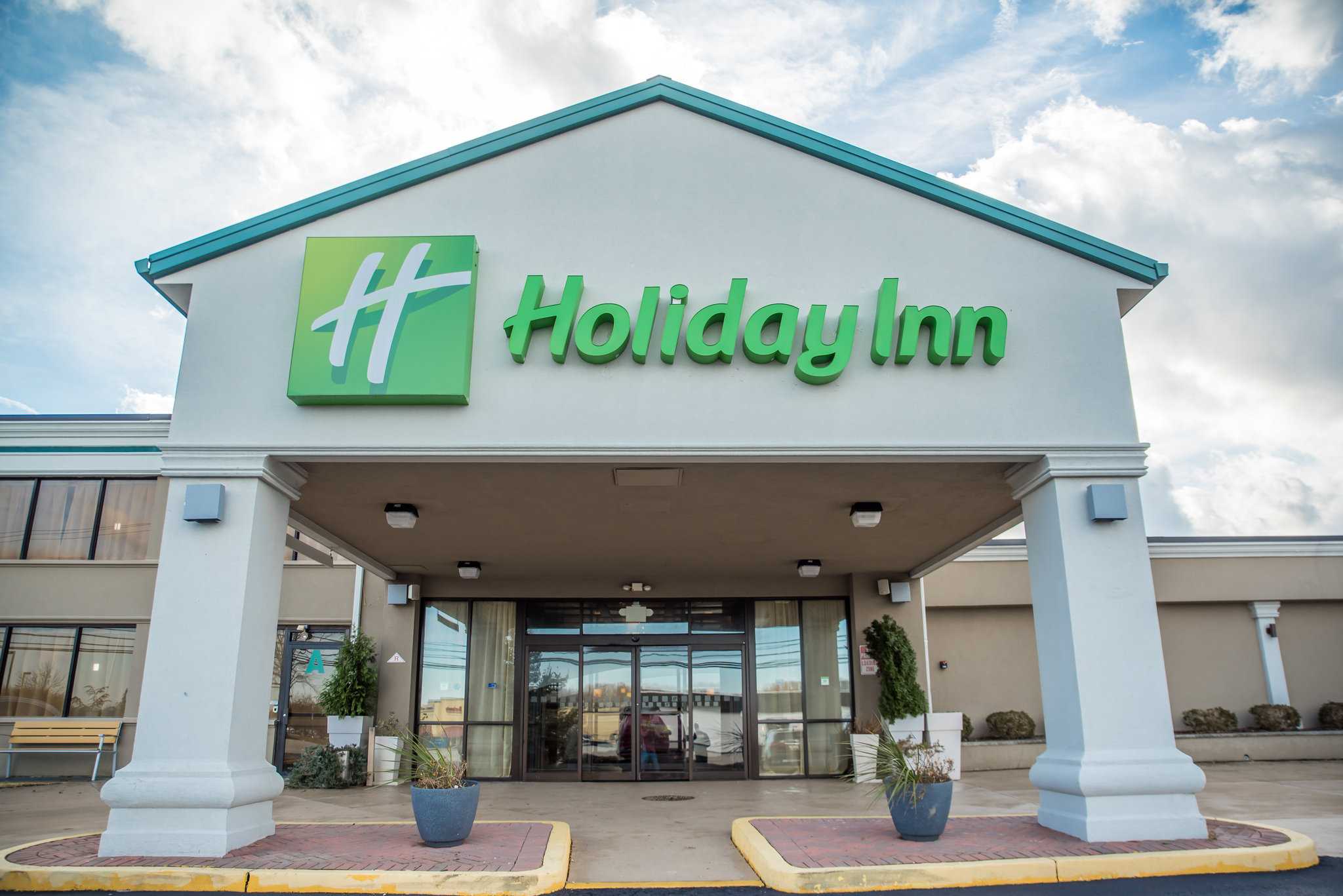 Holiday Inn Hazlet in Newark, NJ