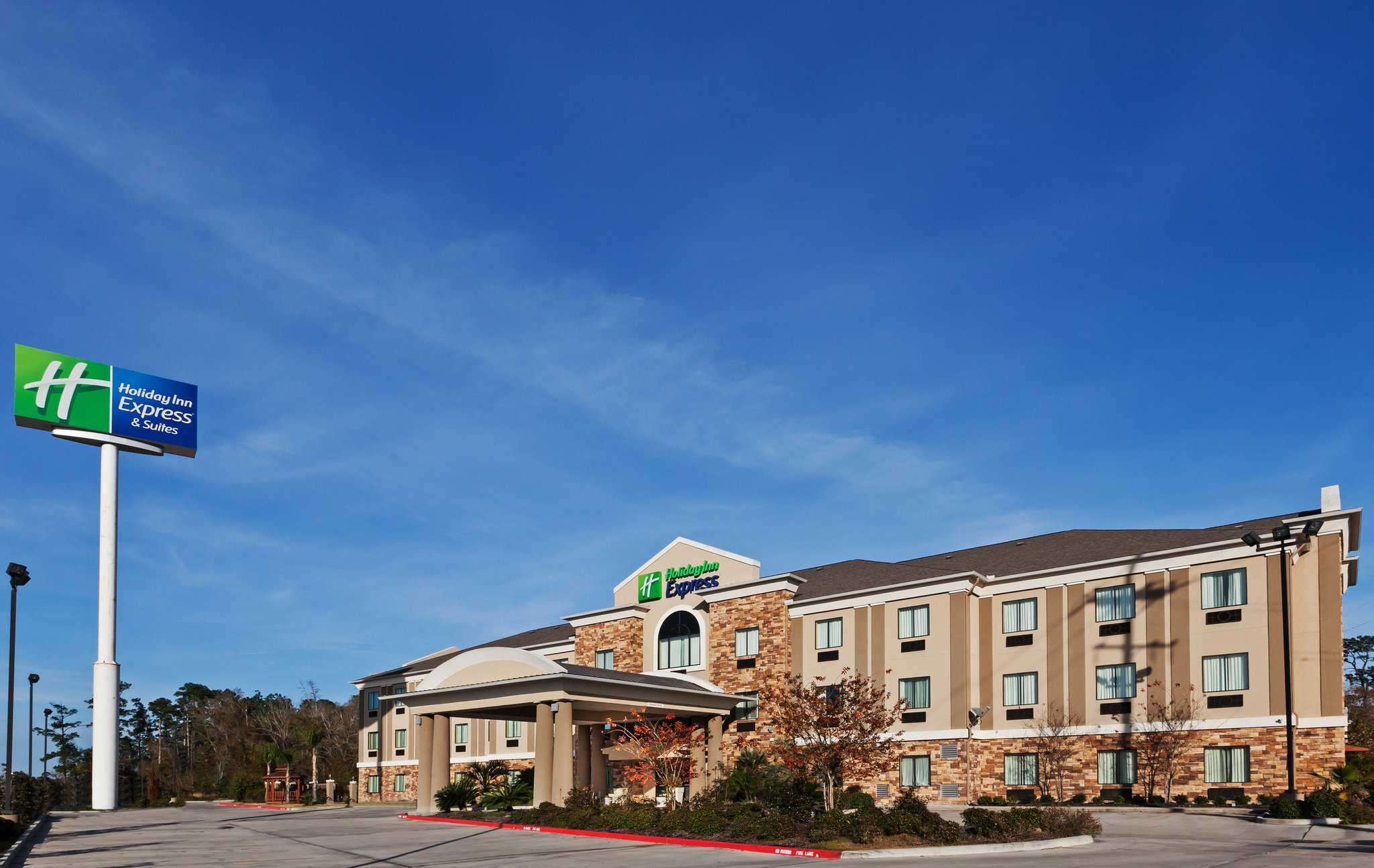 Holiday Inn Express & Suites Cleveland, Cleveland, TX