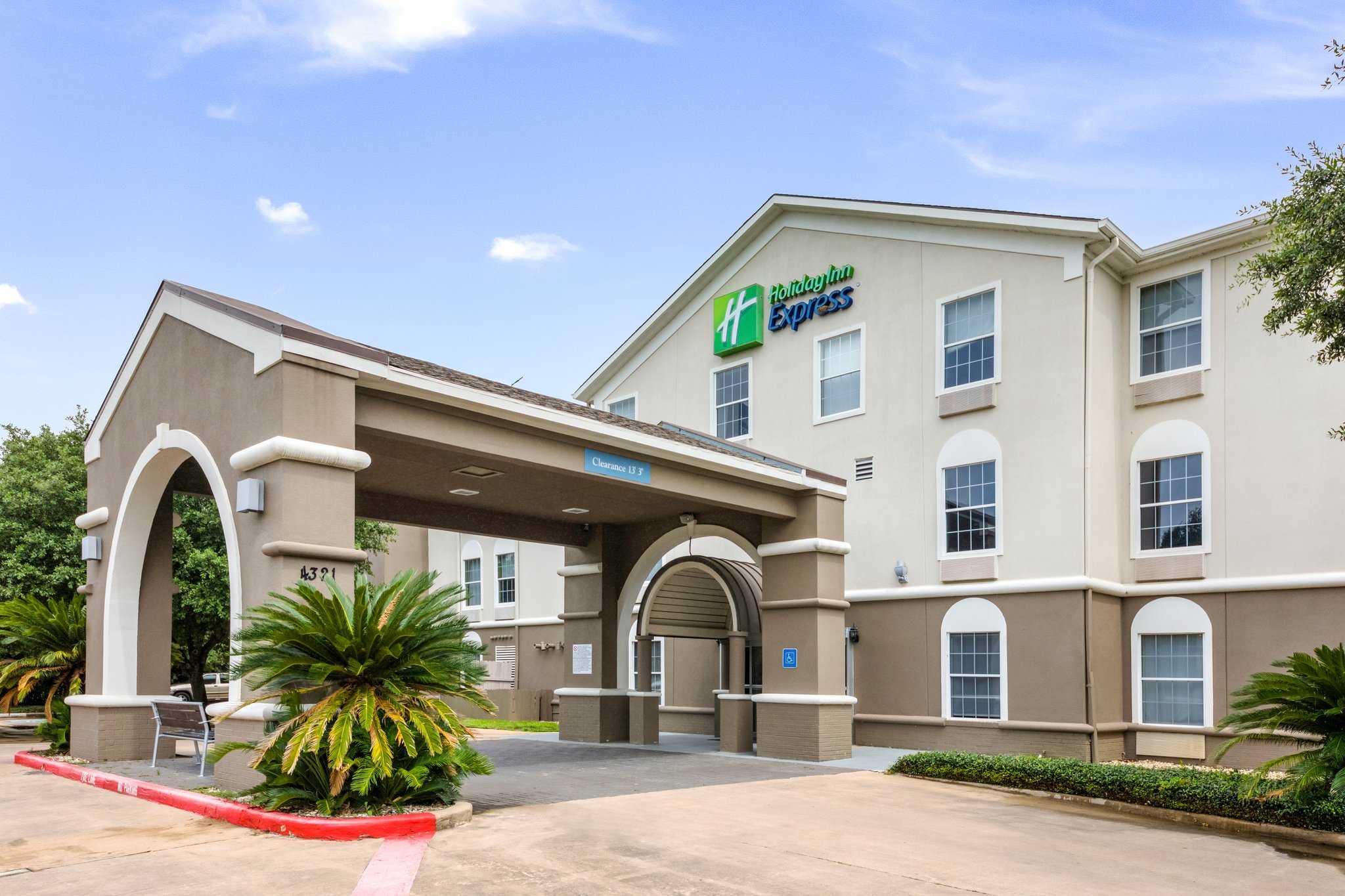 Holiday Inn Express Hotel & Suites - Columbus, Columbus, TX