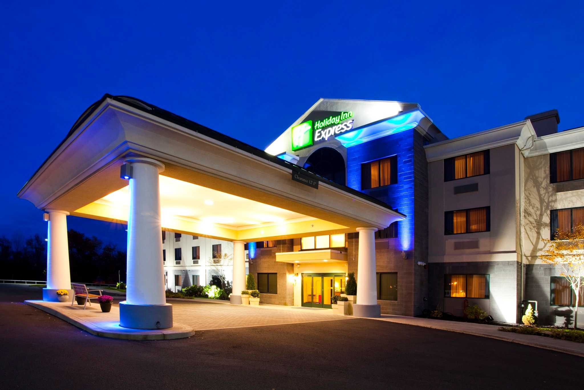 Holiday Inn Express Syracuse Airport en Siracusa, NY