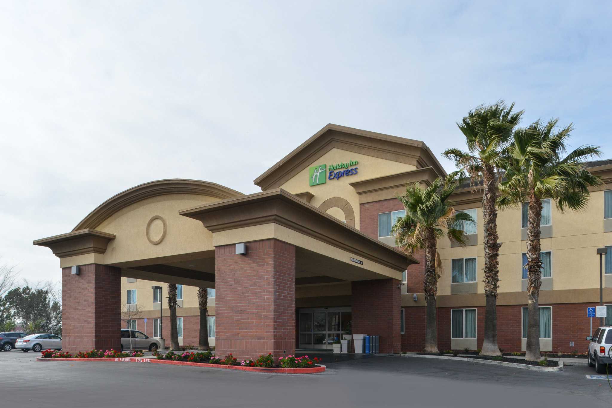 Holiday Inn Express Hotel & Suites Woodland in Bosrijk, CA