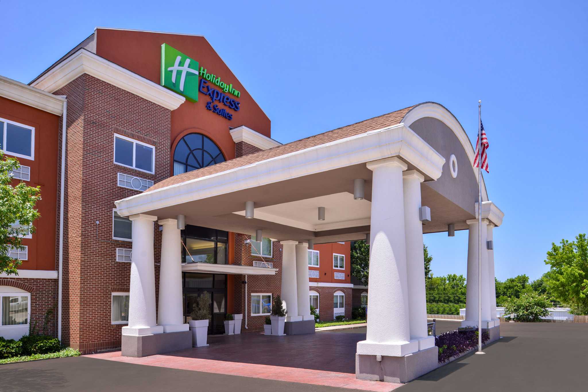 Holiday Inn Express Hotel & Suites Elgin в Элгин, TX
