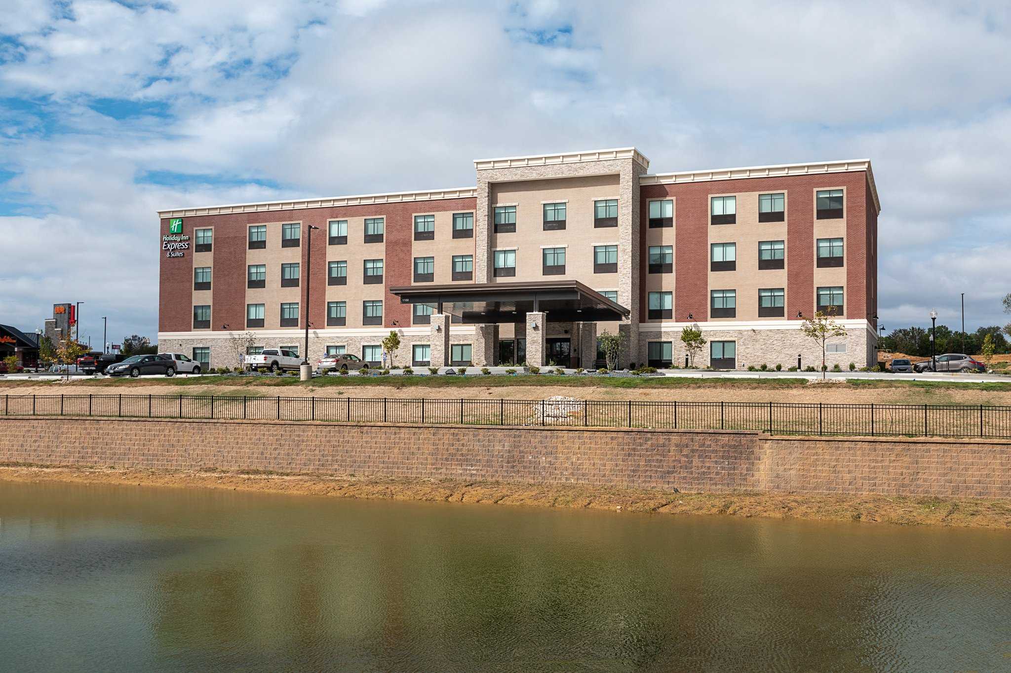 Holiday Inn Express & Suites Wentzville St Louis West в Уэнтзвилл, MO