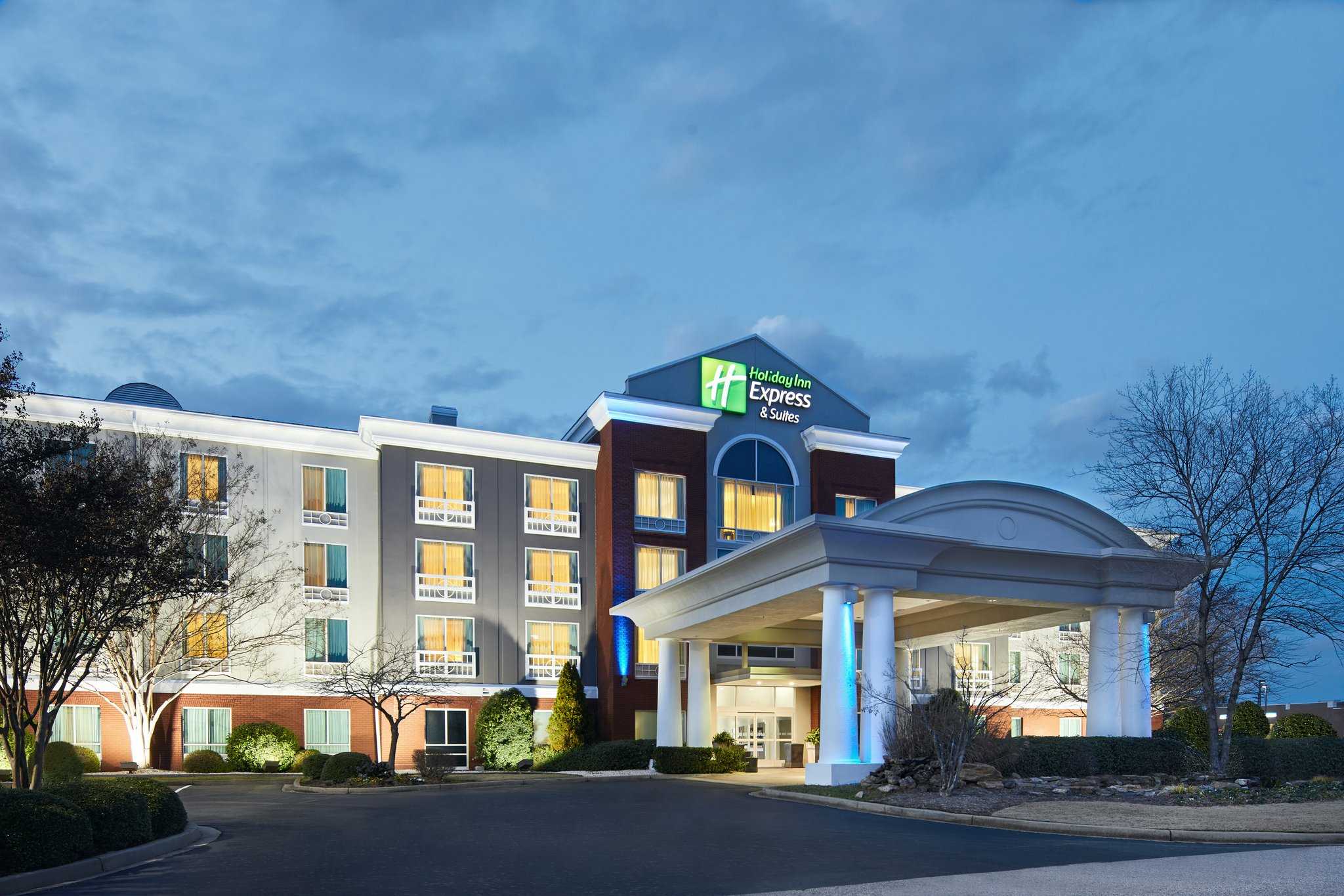 Holiday Inn Express Hotel & Suites I-26 & Us 29 At Westgate Mall в Спартанбург, SC