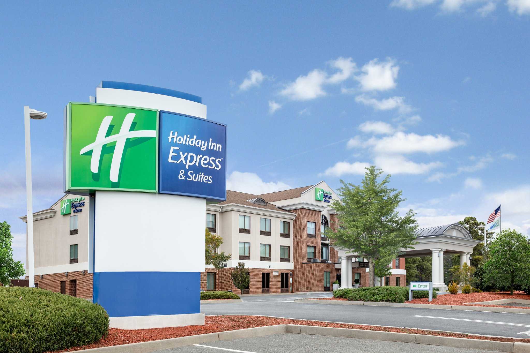 Holiday Inn Express Hotel & Suites Tappahannock в Таппаханнок, VA