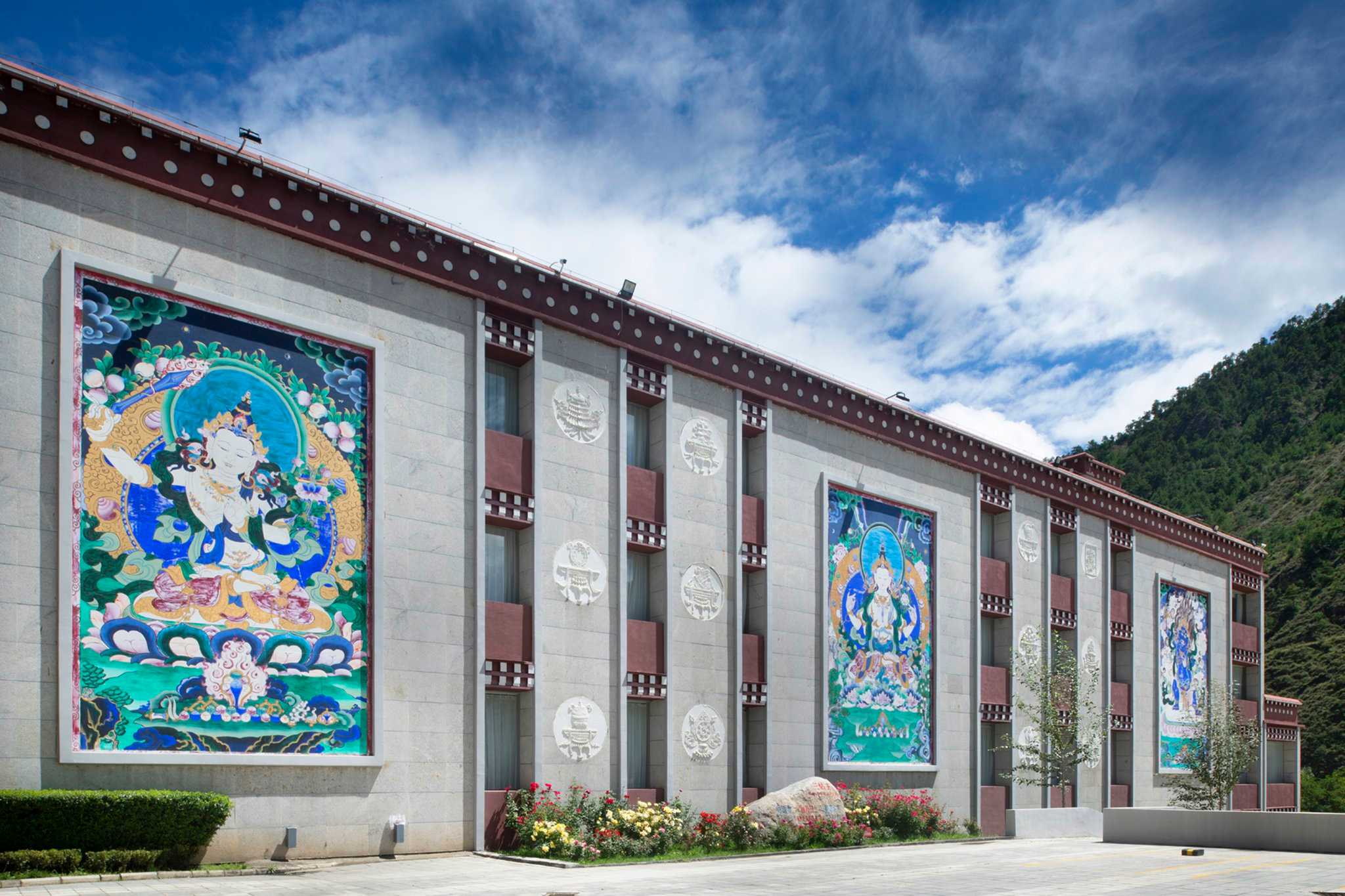 Crowne Plaza Yading i Ganzi, CN