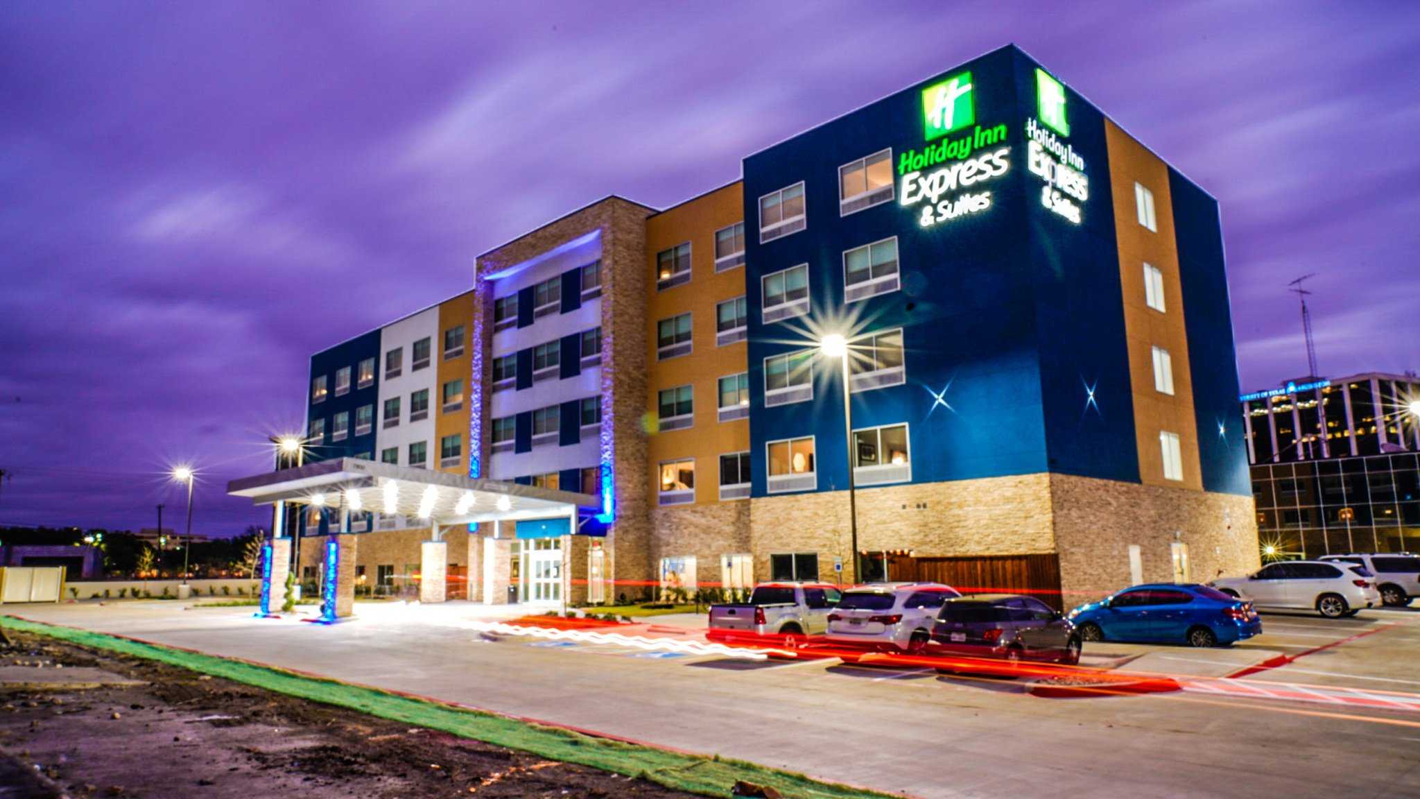 Holiday Inn Express & Suites Dallas Market Center - Love Field in Dallas, TX