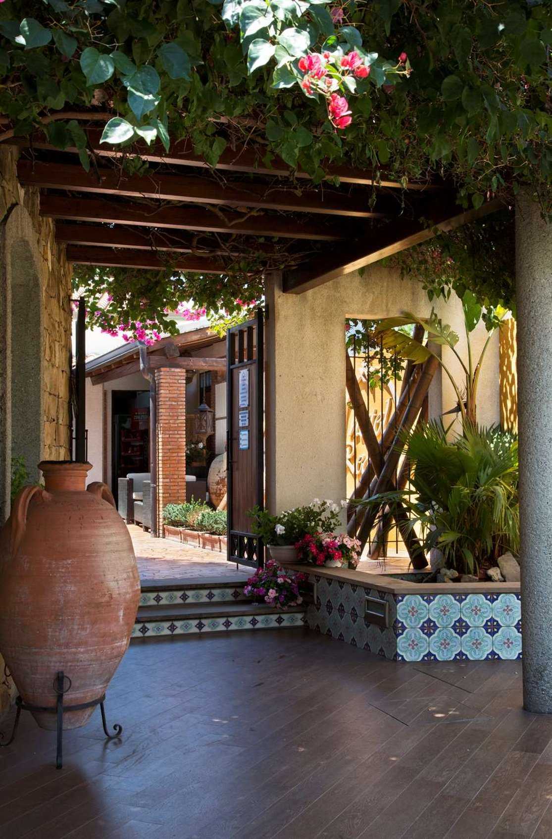 Torregrotta, IT 的 Hotel Redebora