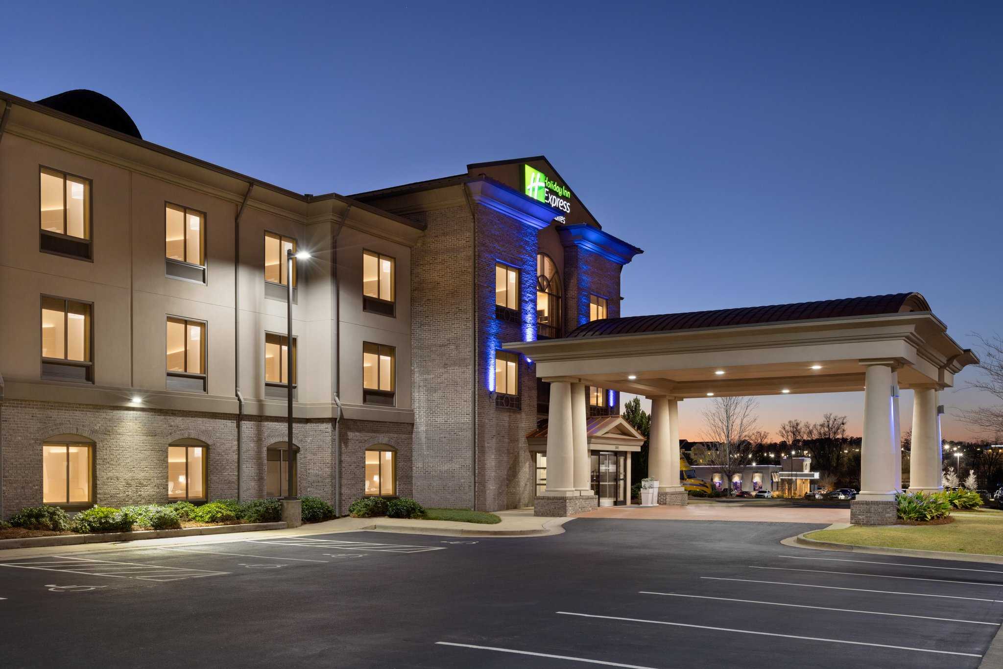 Holiday Inn Express & Suites Opelika Auburn in オペライカ, AL