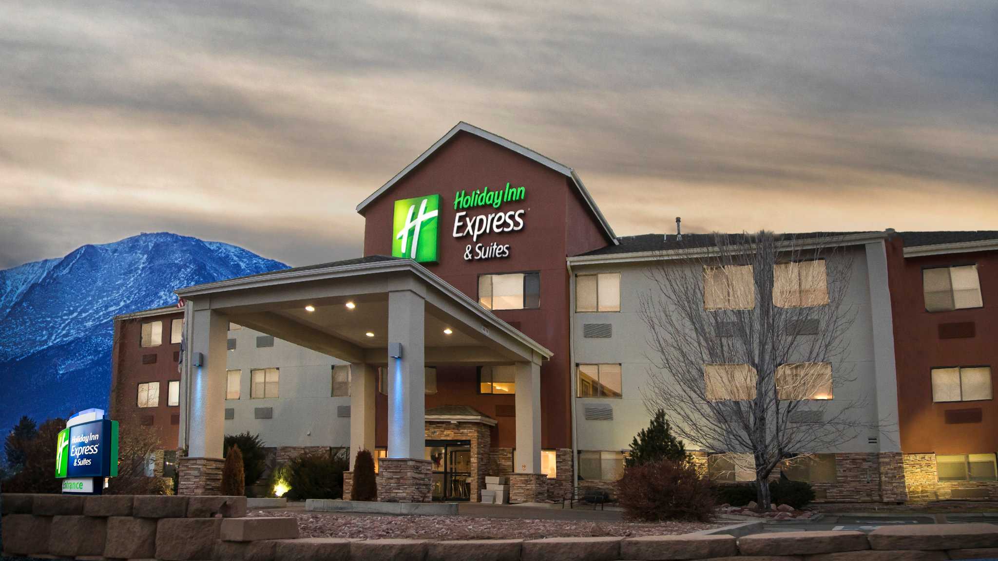 Holiday Inn Express & Suites Colorado Springs North in Colorado Springs, CO