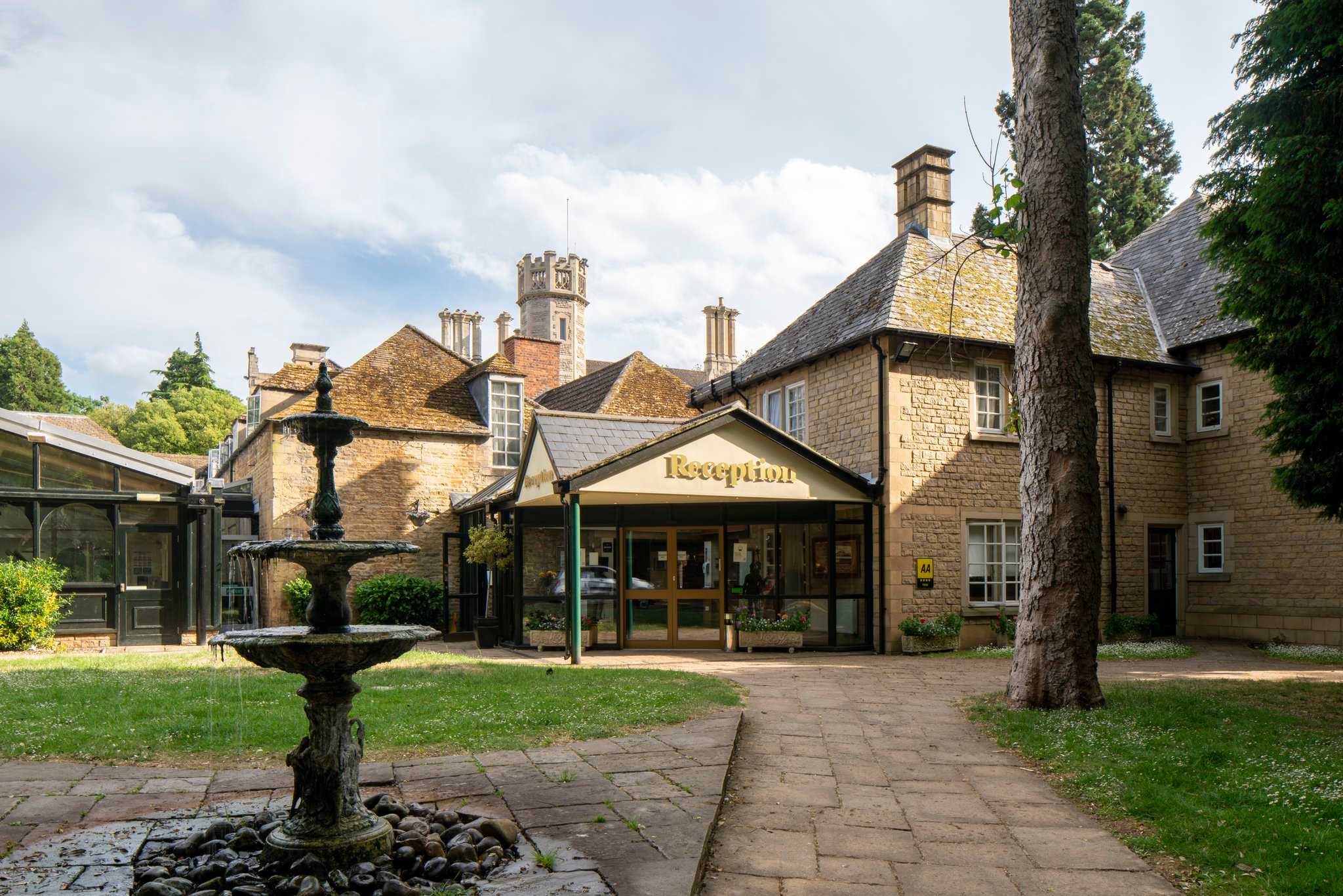 Peterborough, GB1 的 Orton Hall Hotel and Spa