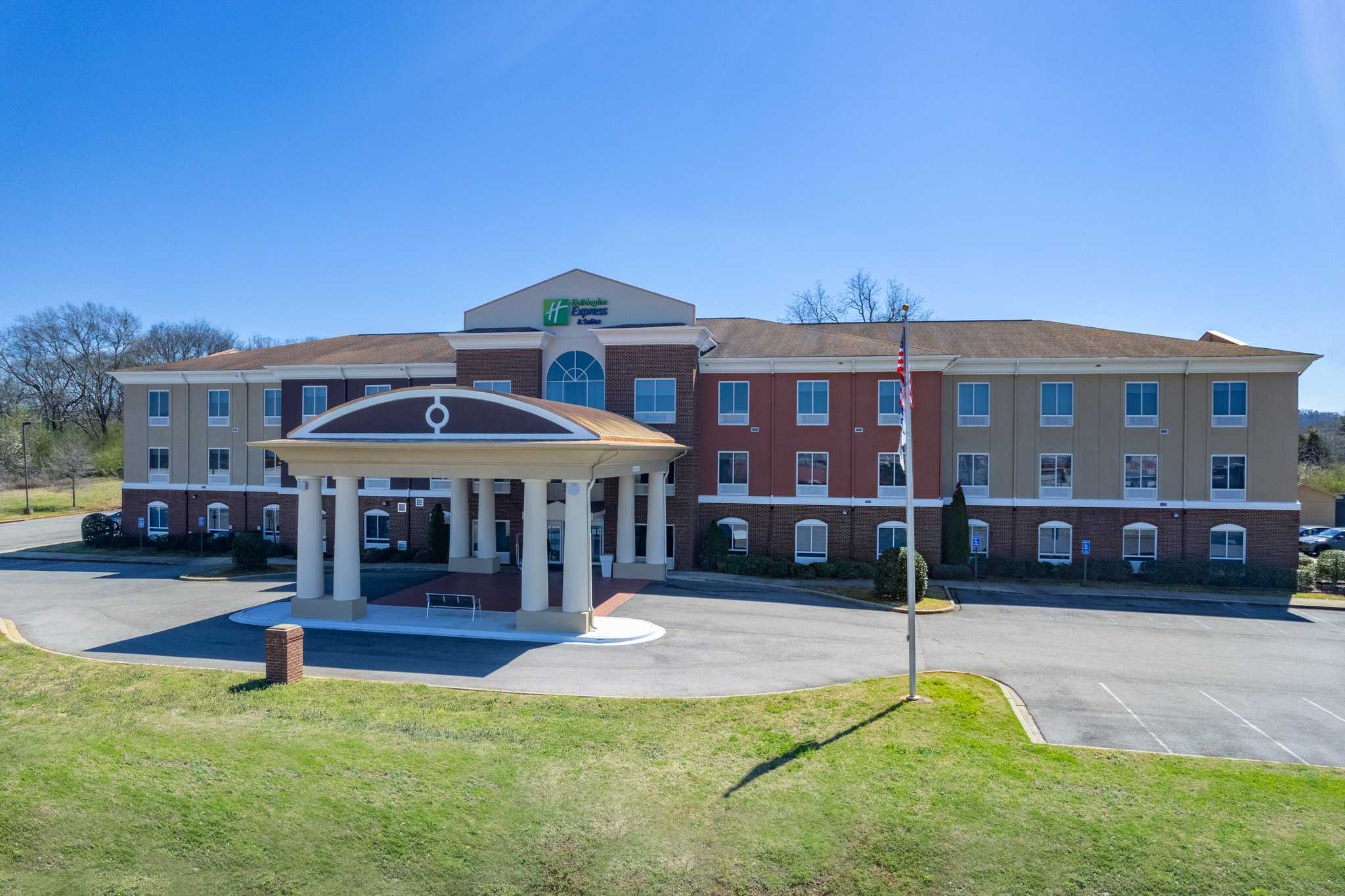 タラデガ, ALにおけるHoliday Inn Express Hotel & Suites Talladega