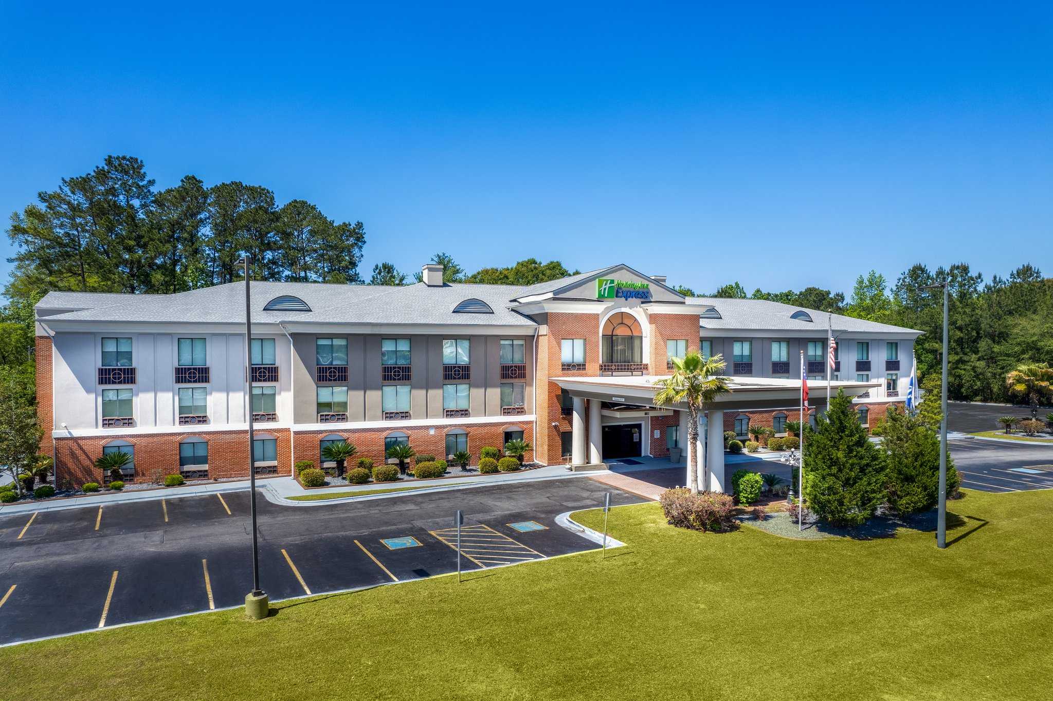 Holiday Inn Express Hotel & Suites Hinesville in Hinesville, GA