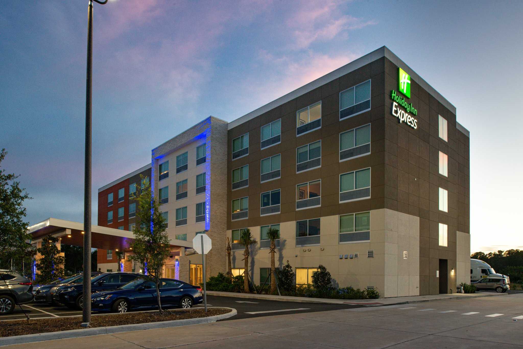 Holiday Inn Express Orlando - South Park in Orlando, FL