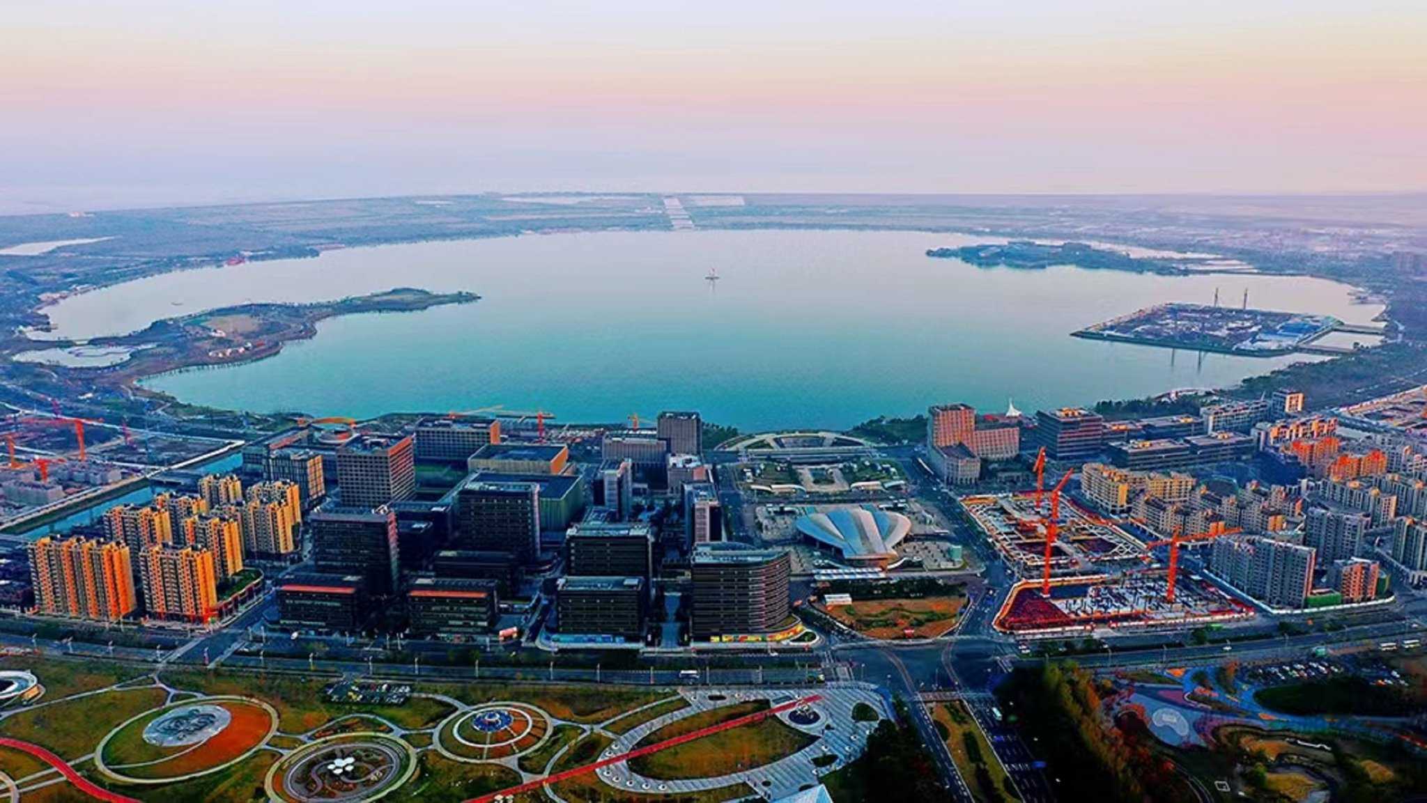 Holiday Inn Shanghai Dishui Lake в Шанхай, CN